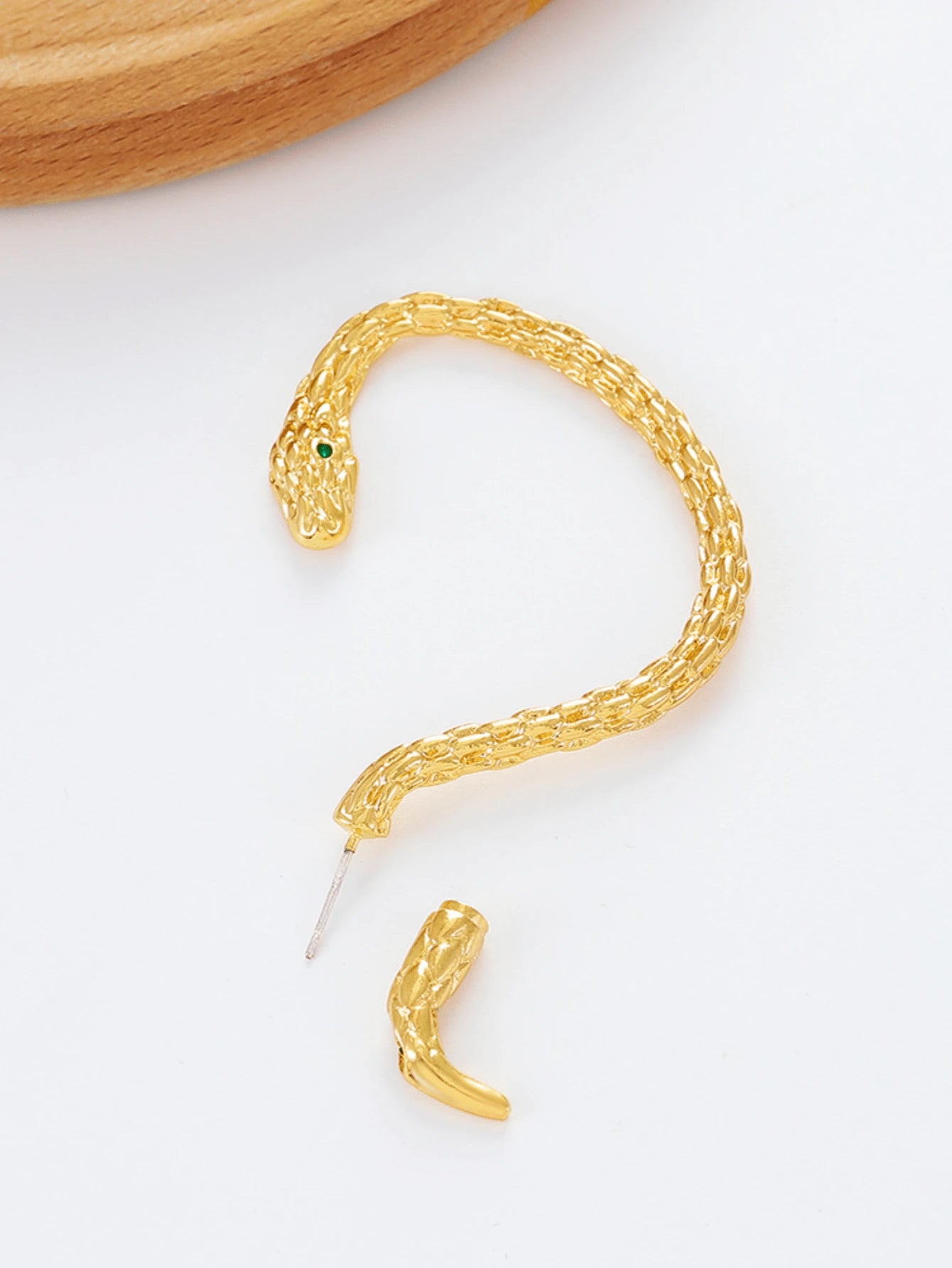 1 Piece Of Fashionable High-End Exaggerated Snake Shaped Ear Hook,