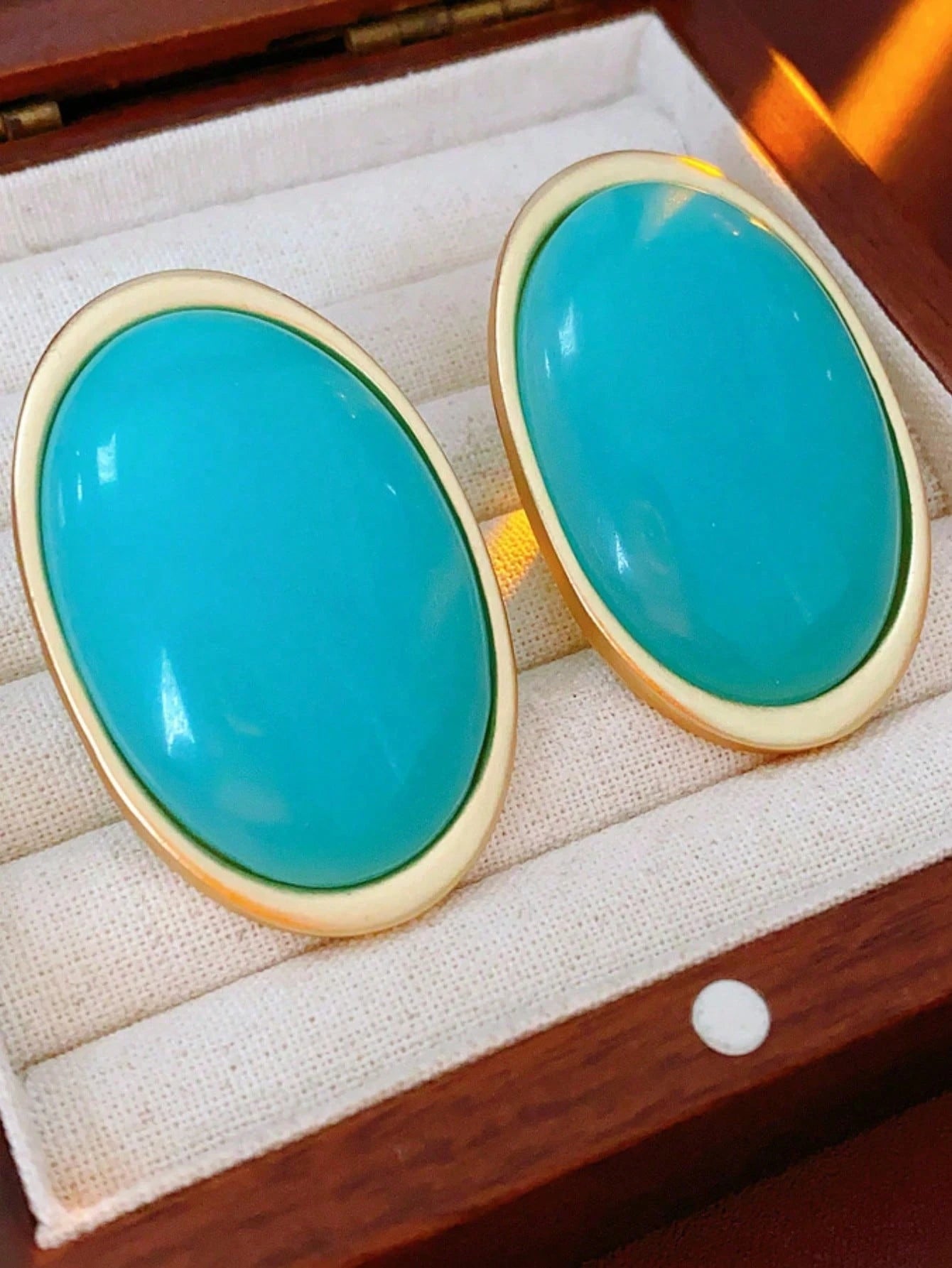 SHEIN 1 Pair Metal Oval Blue Exaggerated Stud Earrings, Minimalist Vintage Style Earrings