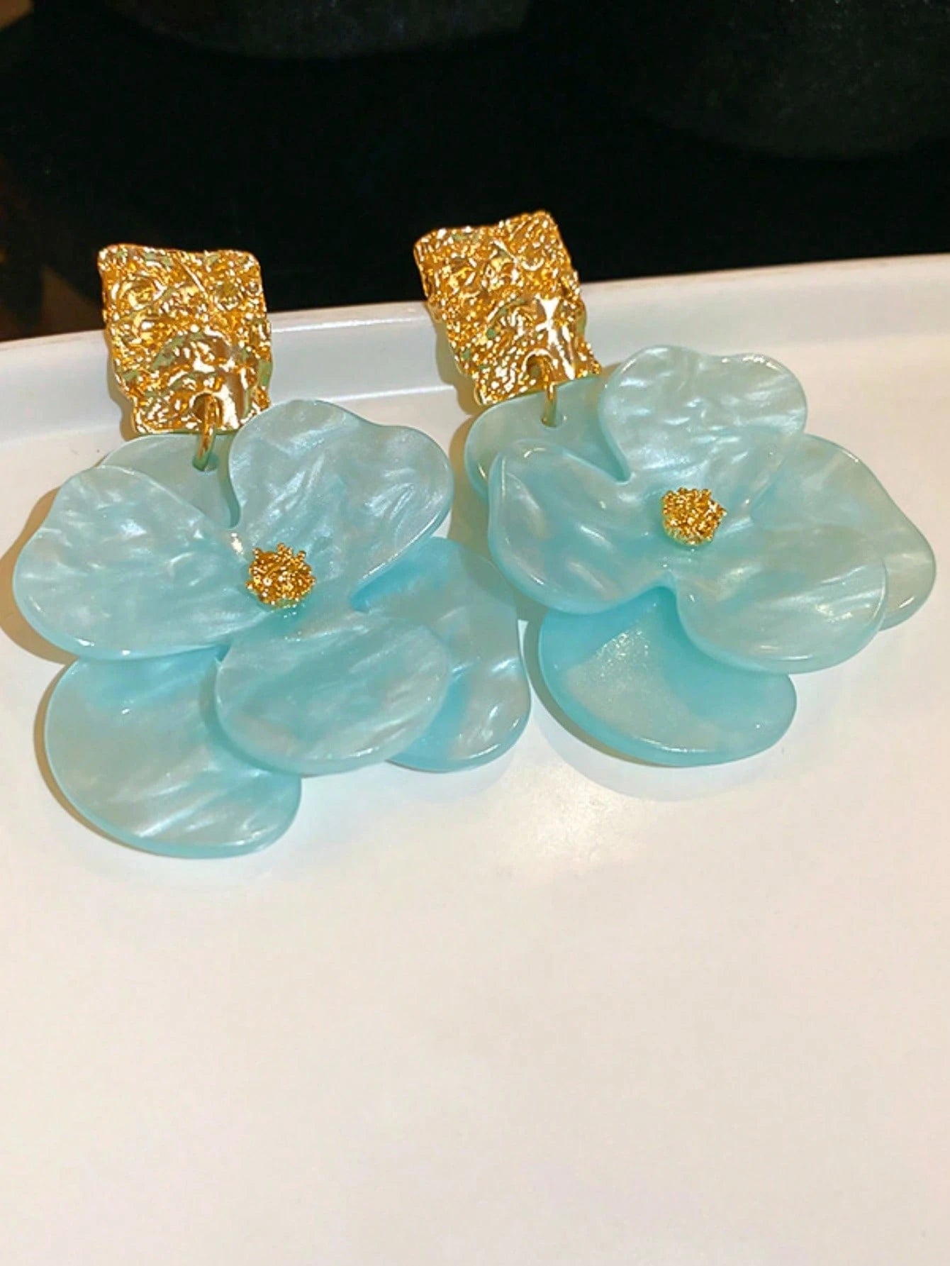 SHEIN 1 Pair Metal & Acrylic Flower Stud Earrings, Retro Style Elegant High-End Jewelry Earrings For Women