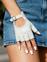 SHEIN 1 Pair/Set Women's Fashion White Half Finger PU Leather Gloves White