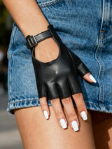 SHEIN 1 Pair Women's Black Adjustable Width Half Finger Motorcycle Leather Gloves Black