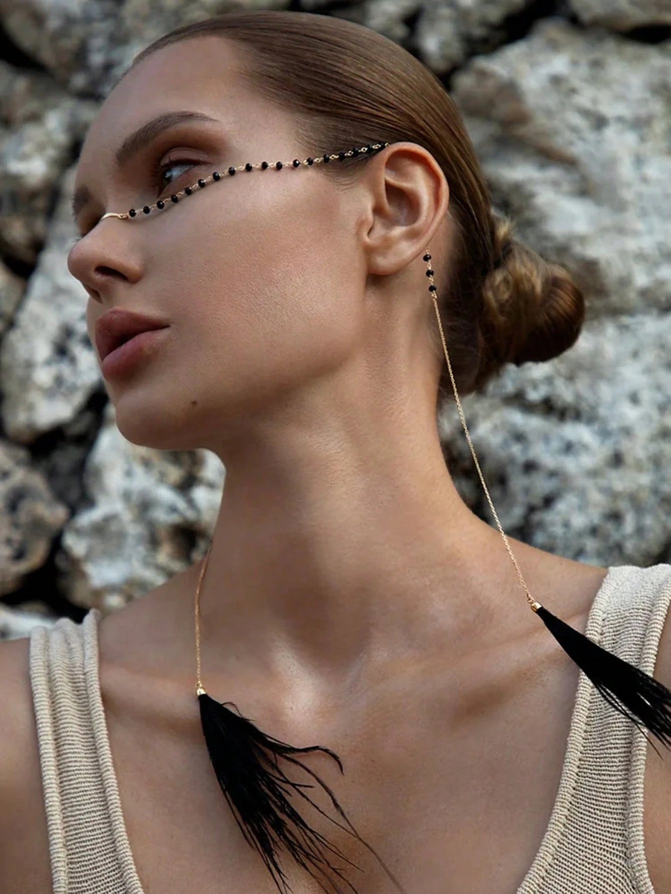 SHEIN 1pc Black Bead & Feather Decor Face Chain Nose Ring