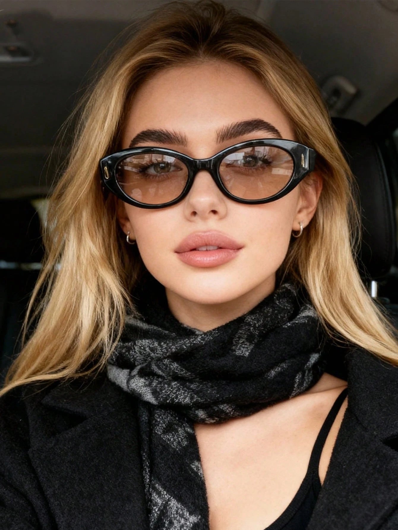 SHEIN نظارة بعدسات صغيرة بإطار أنيق وعصري 1 قطعة