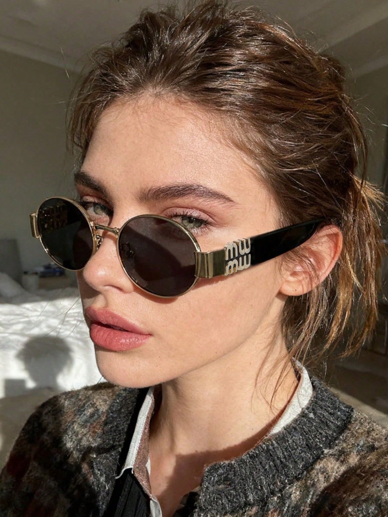 SHEIN 1pc Retro European & American Style Metal Oval Frame Women's Fashion Glasses