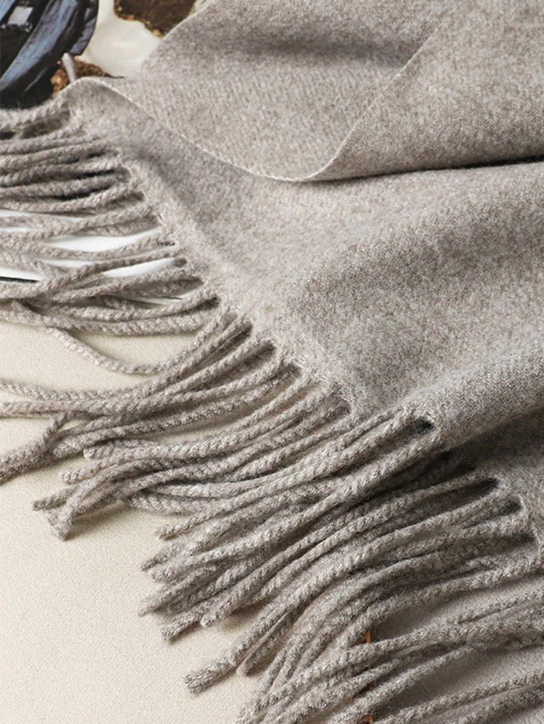 SHEIN 1pc Women's Minimalist Solid Color Faux Cashmere Scarf - view 3