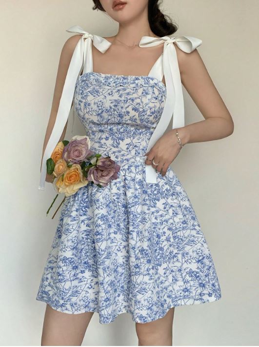 SHEIN DAZY Blue & White Porcelain Floral Print Fitted Color Block Bowknot Strap Dress, Floral & Botanical Print With Waistband