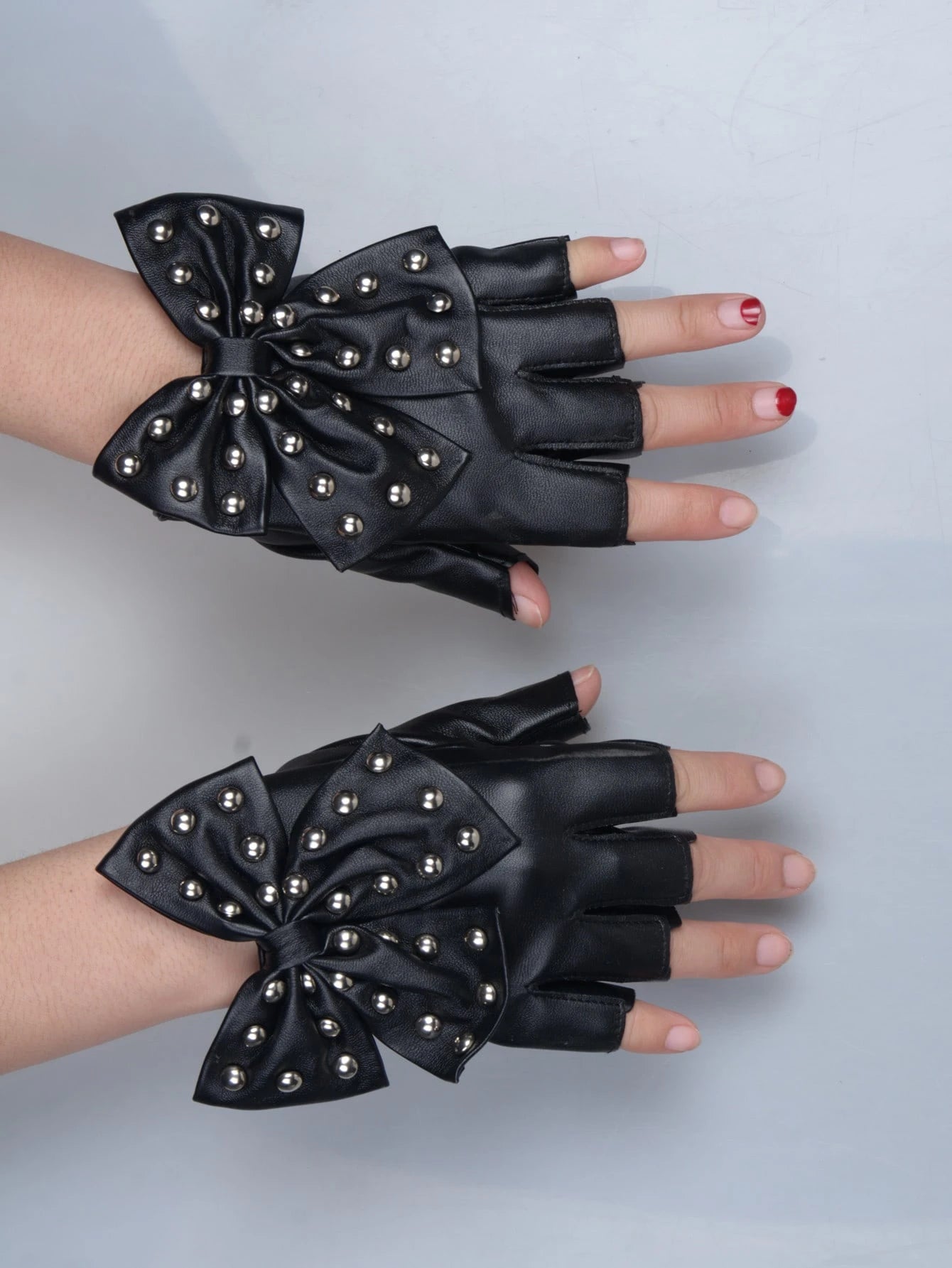 SHEIN Black Rivet Bow Decor PU Leather Gloves