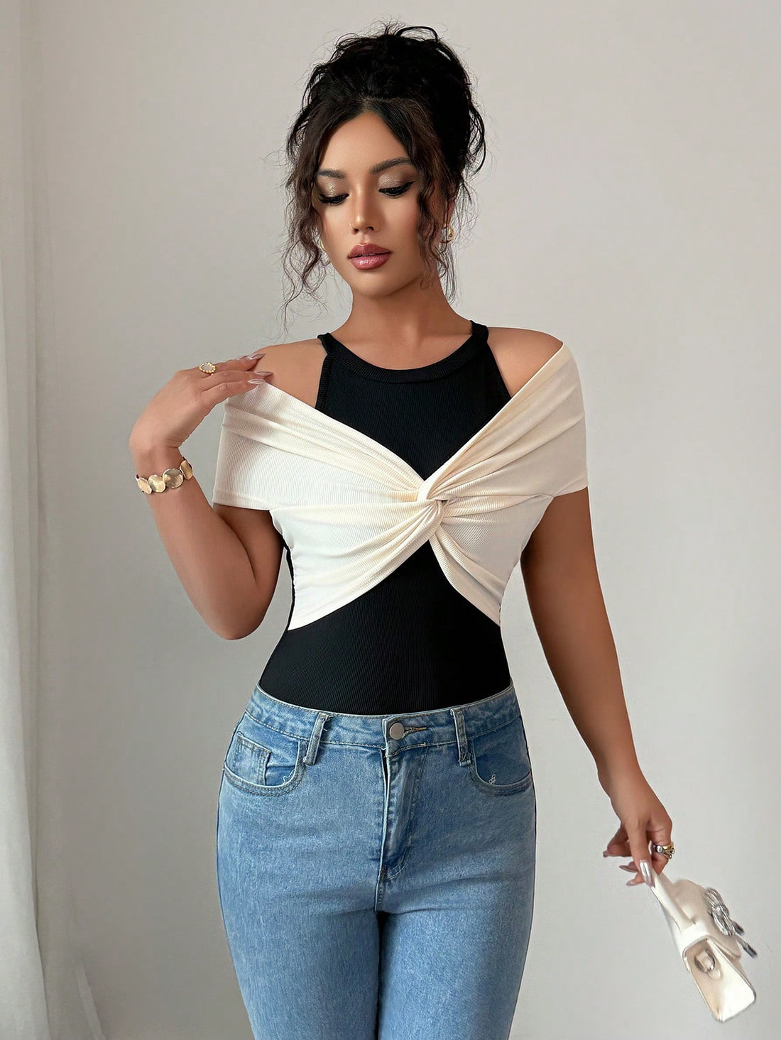 SHEIN Elenzga Elegant Colorblock Knot Halter Bodysuit For Women - view 3