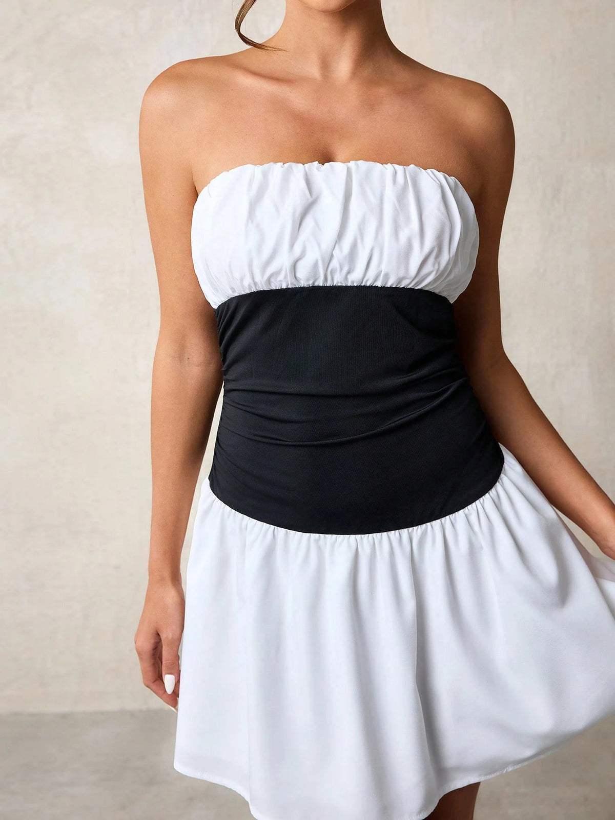 SHEIN Glamine Contrast Strapless Ruched Short Dress For Women