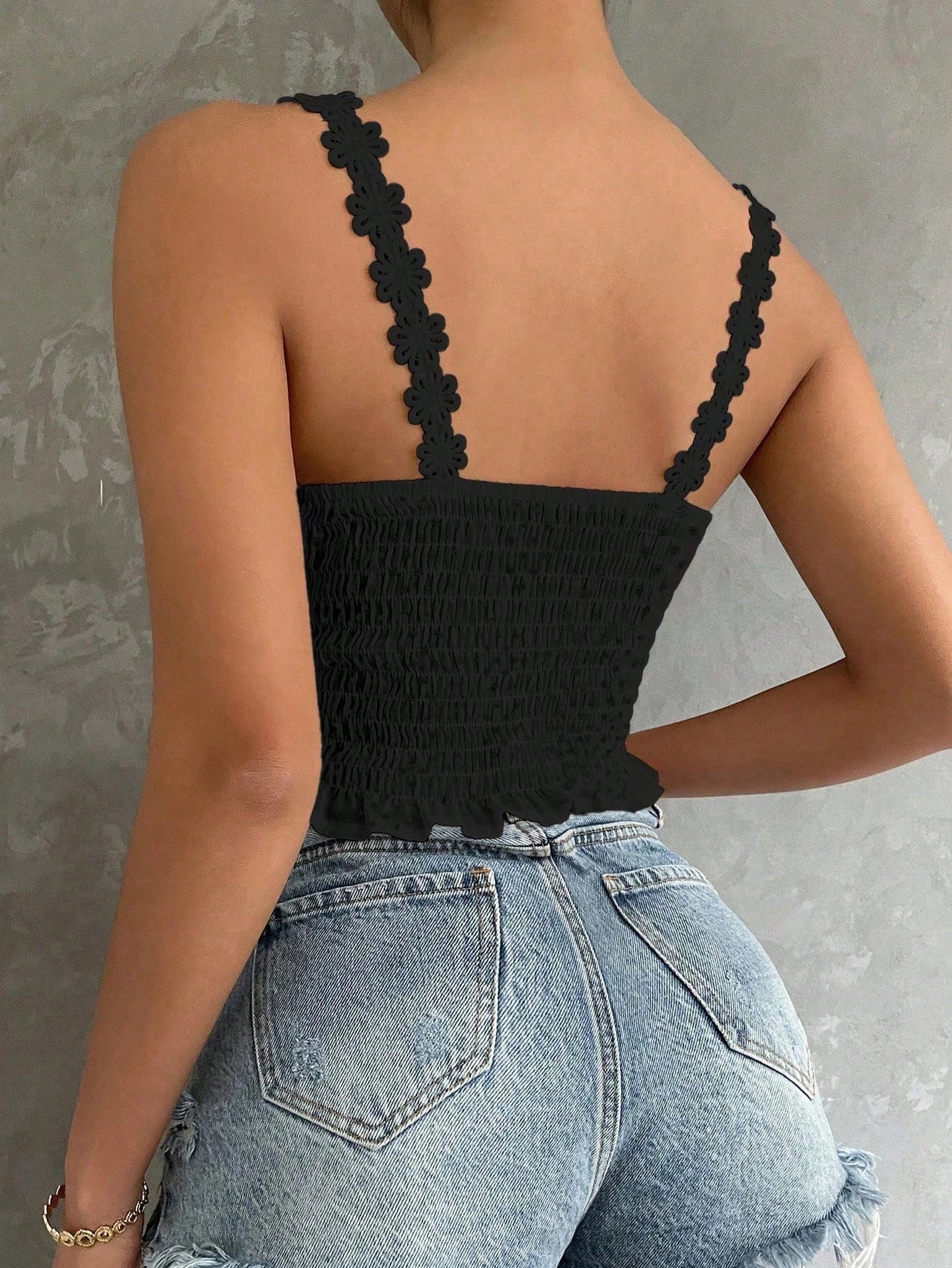 SHEIN Glyssa كنزة نسائية بدون أكمام ضيقة بياقة رسن بلون موحد وملمس، بلوزة صيفية دانتيل سوداء، بلوزة سوداء جذابة