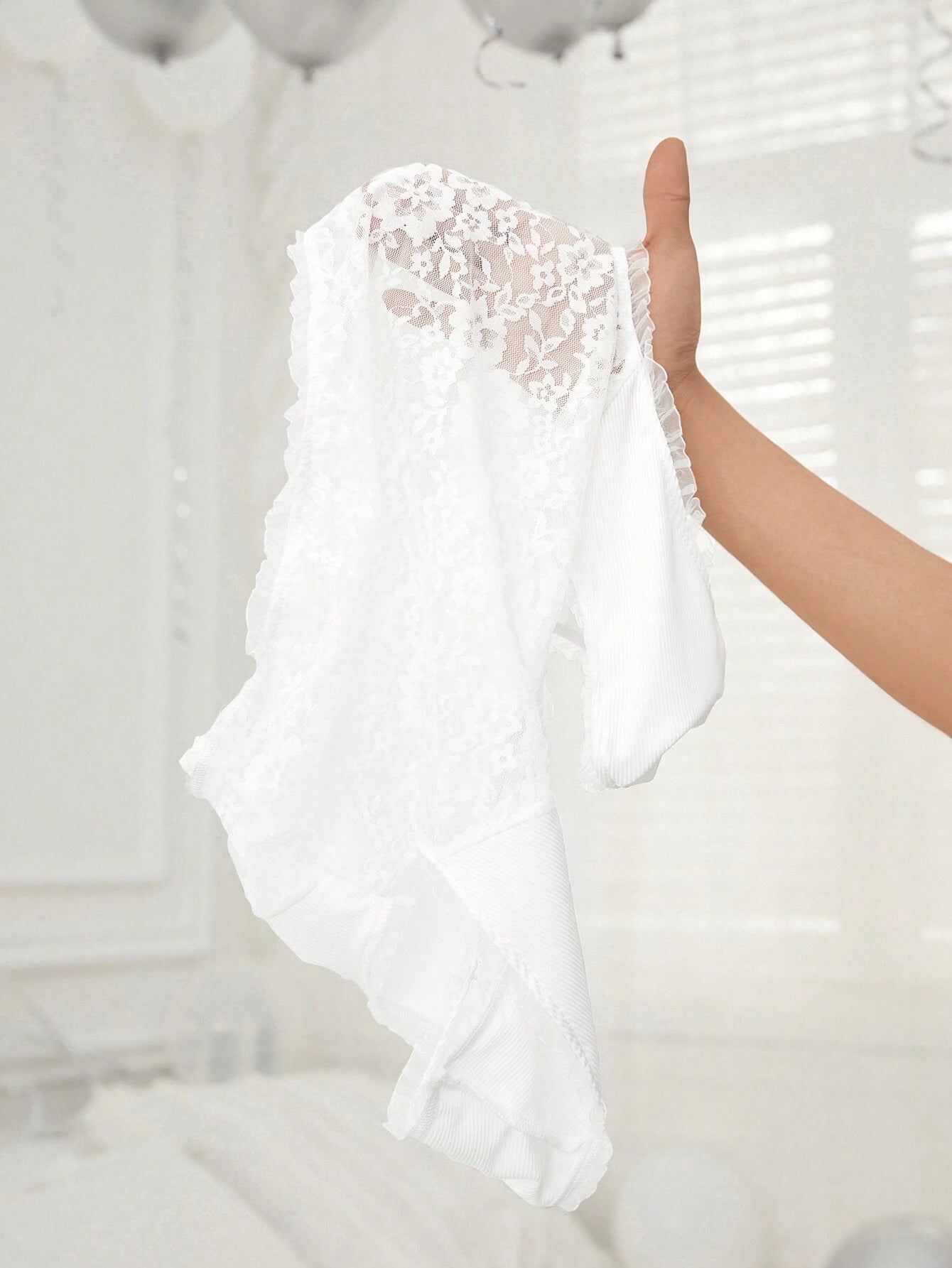 SHEIN Lace Trimmed Camisole Top & Shorts Ladies' Pajama Set