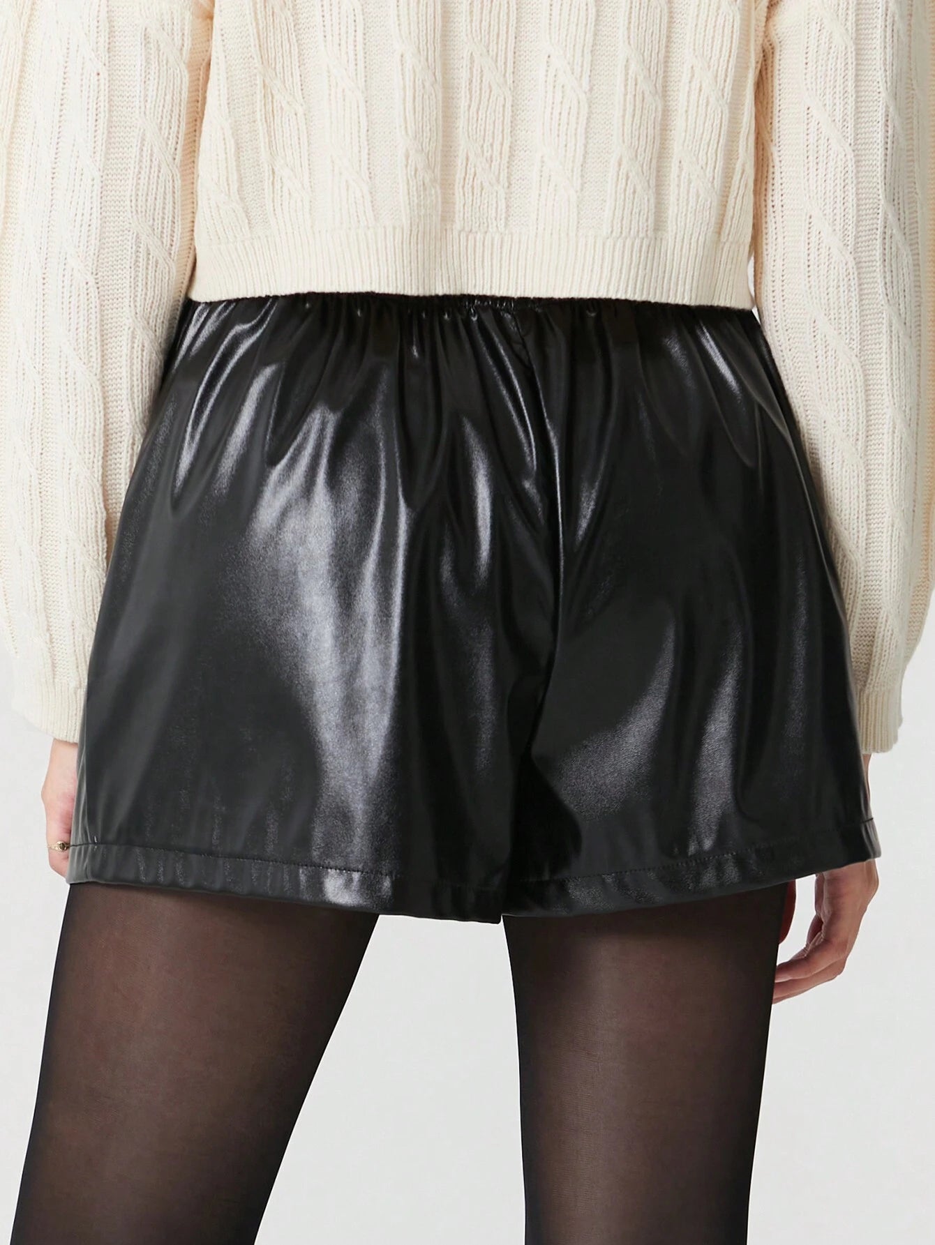 SHEIN EZwear Black Solid Knot Waist Pu Shorts