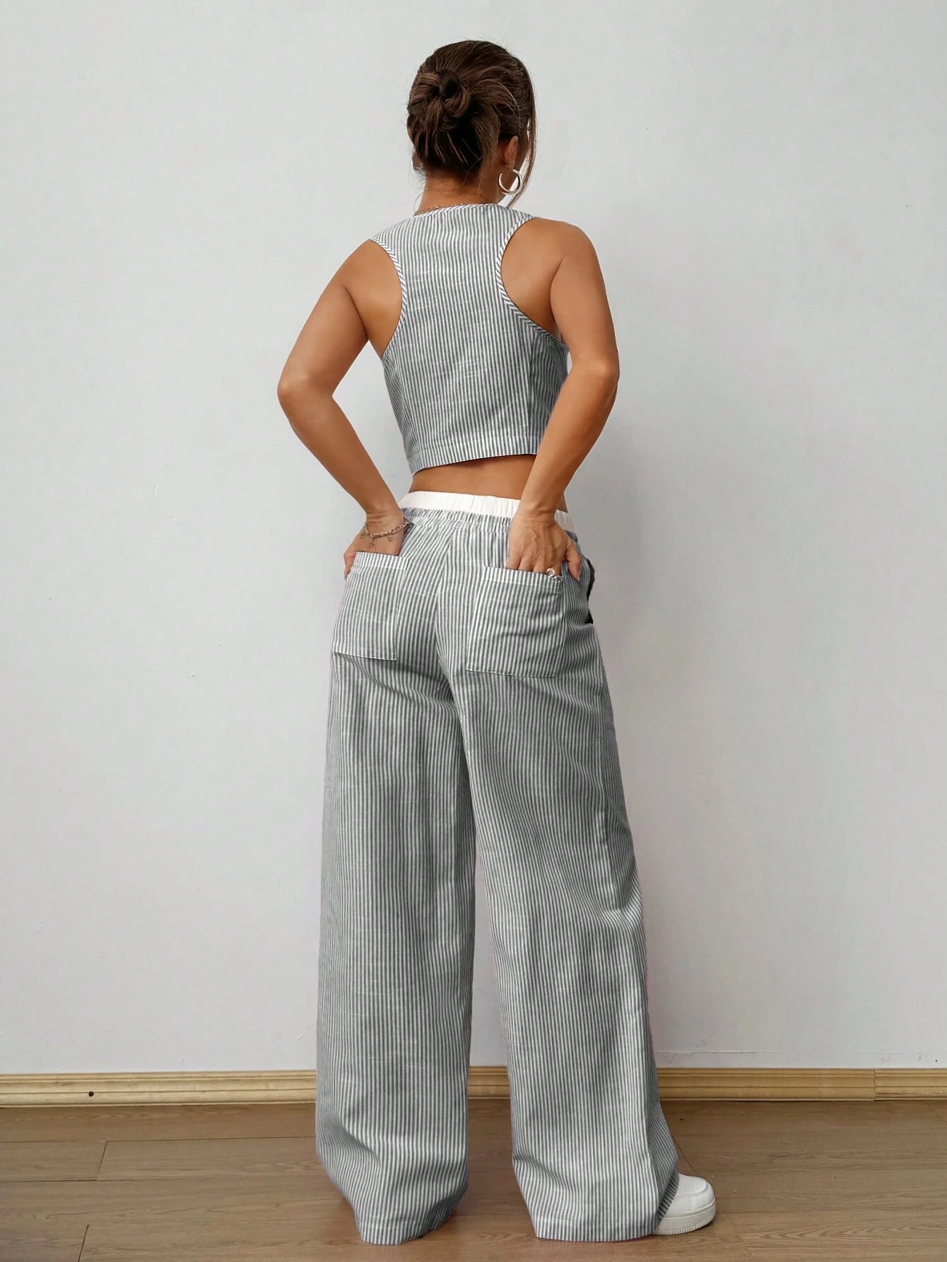SHEIN Flirla 2pcs Striped V-Neck Sleeveless Button Front Top And Colorblock Pocket Pants