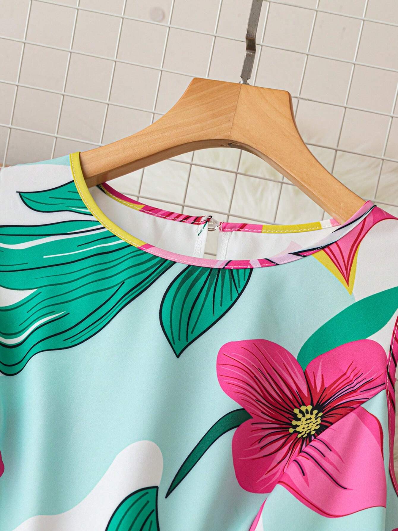 SHEIN LUNE Women Romantic Floral Print Dress With High Side Slit, Country Style