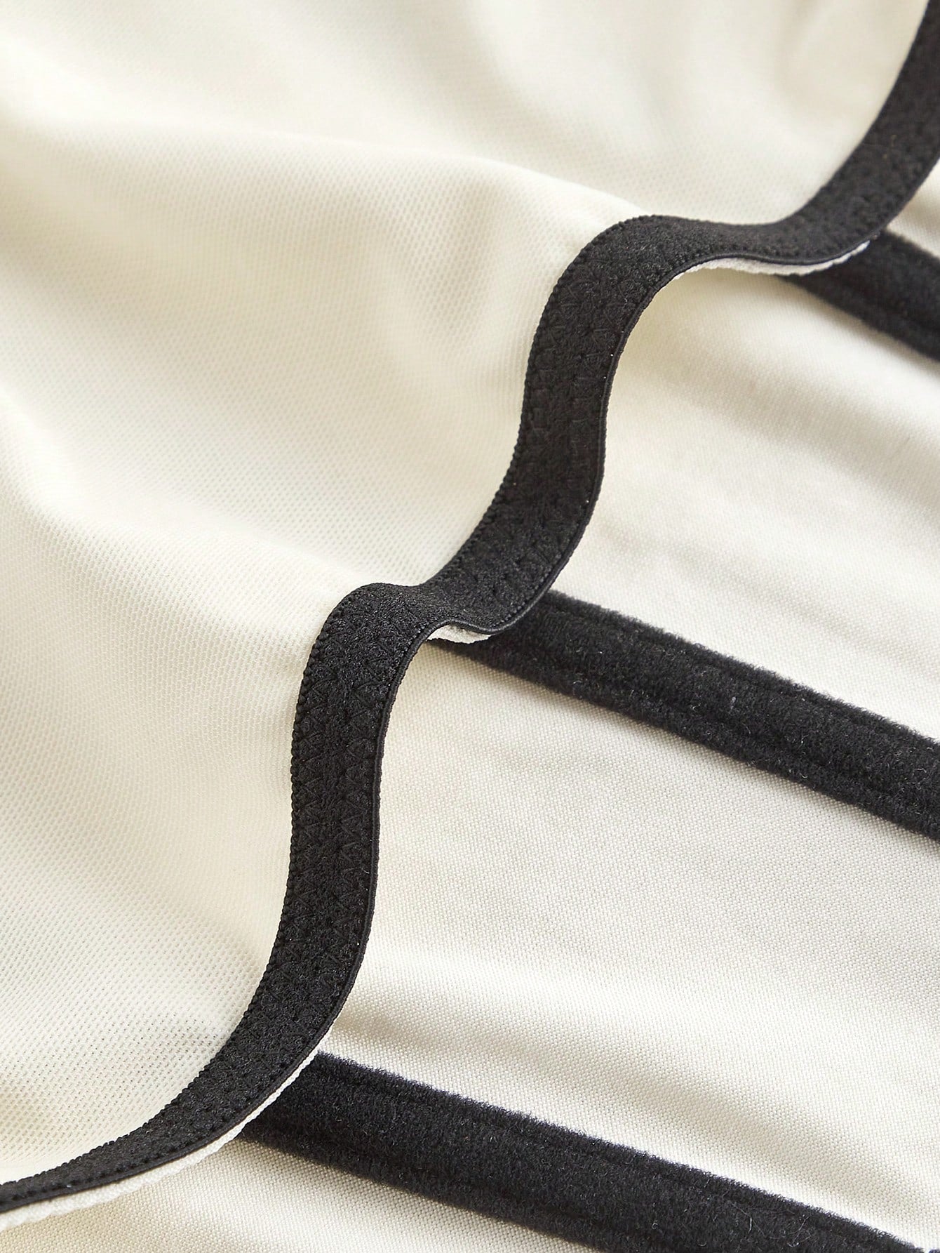 SHEIN MOD Asymmetrical M Camisole Top With Contrasting Bow On The Front,Sexy Tank Top