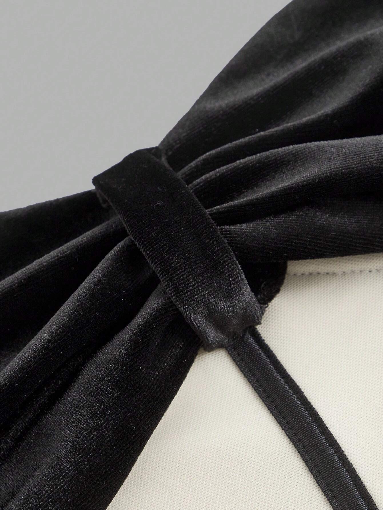 SHEIN MOD Asymmetrical M Camisole Top With Contrasting Bow On The Front,Sexy Tank Top