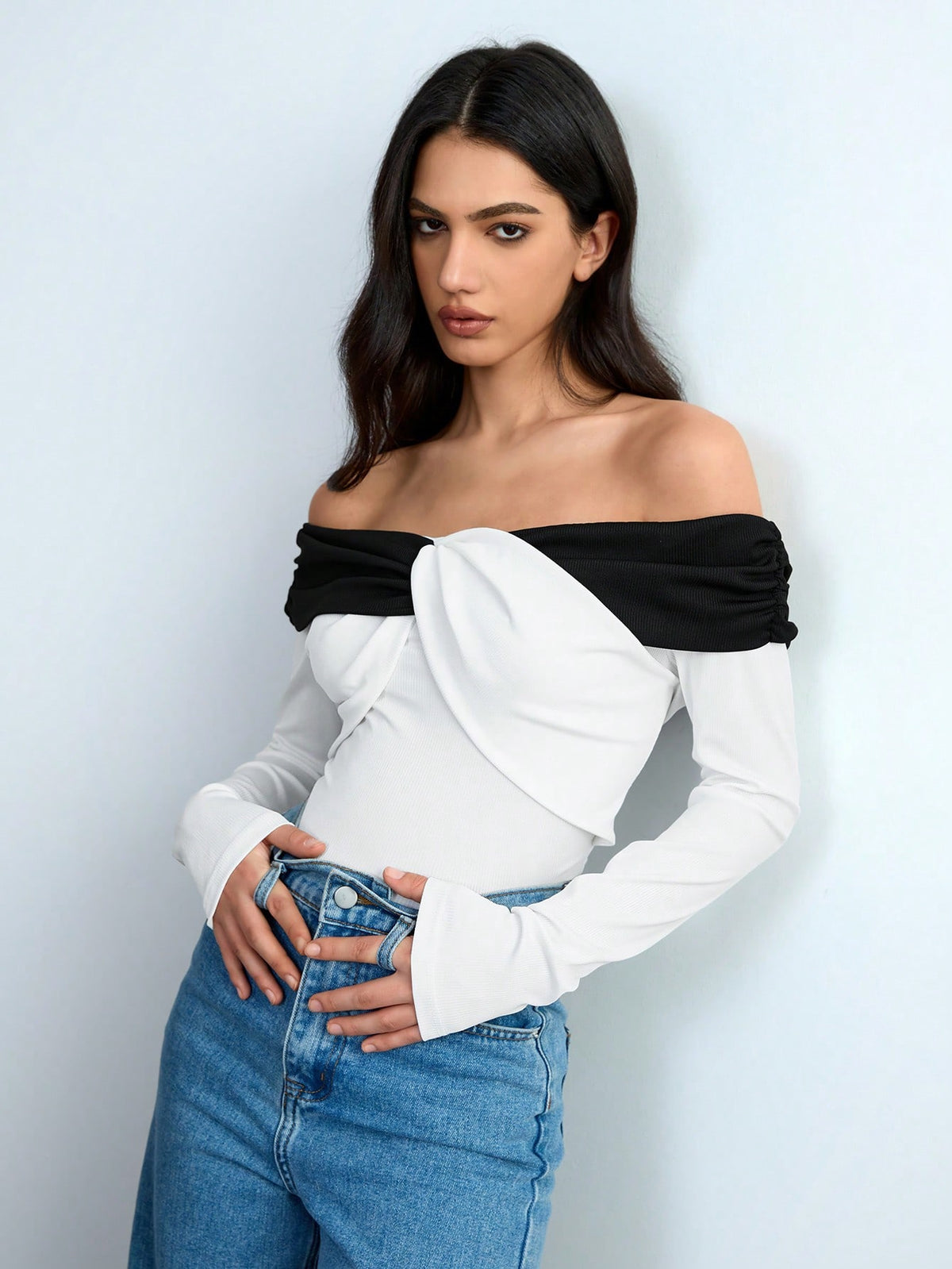 Unity Women's Elegant Off-The-Shoulder Contrast Color Long Sleeve T-Shirt BY SHEIN