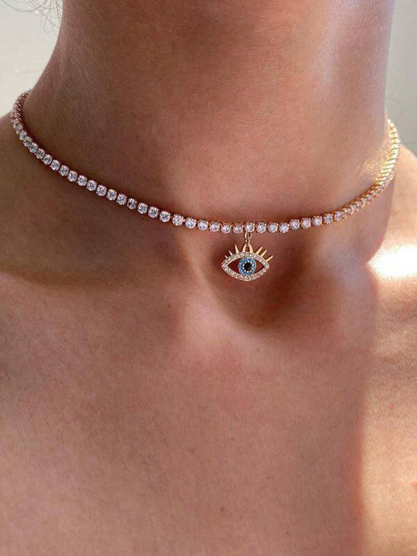 SHEIN Vintage Minimalist Devil's Eye Pendant Short Rhinestone Claw Chain Necklace