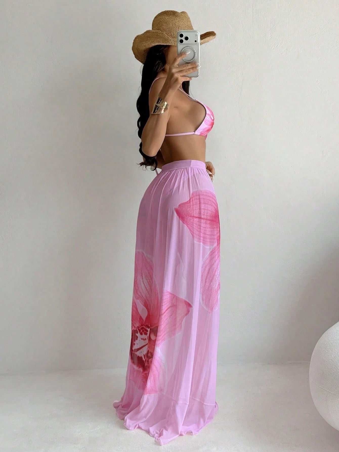 SHEIN Swim SXY 3 قطع/طقم لباس سباحة صيفي نسائي، بيكيني باللون الوردي بنقشة زهور مع بلوزة بياقة رسن وسروال سباحة وتنورة ماكسي