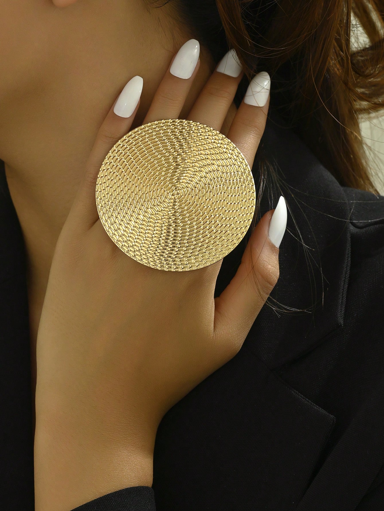 SHEIN Simple New Style Gold Color Flower Shaped Ring - Image 2