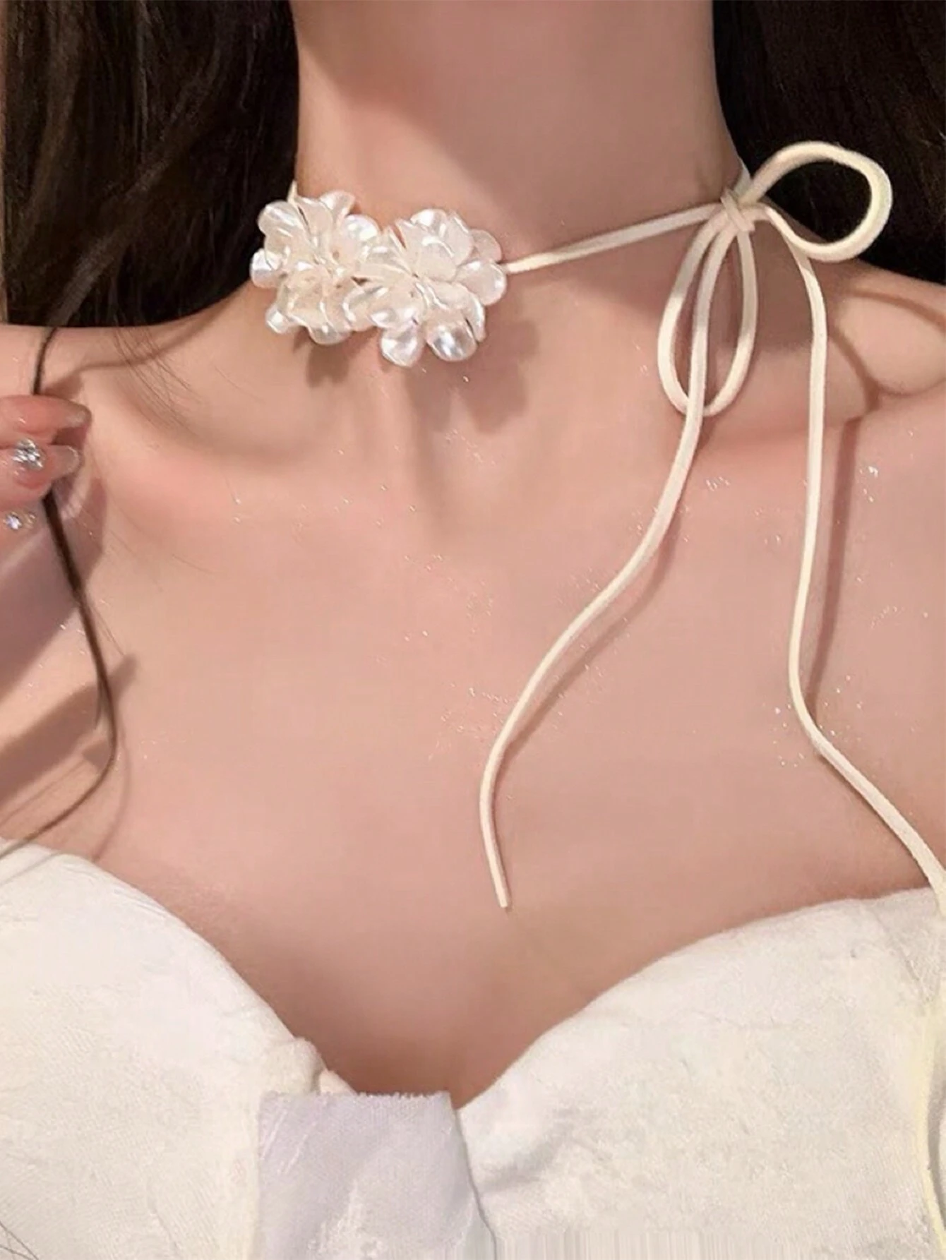 SHEIN1pc Titanium Steel Tarnish-Resistant Silver Rose Flower Double Layer Leather Choker Necklace - Image 2