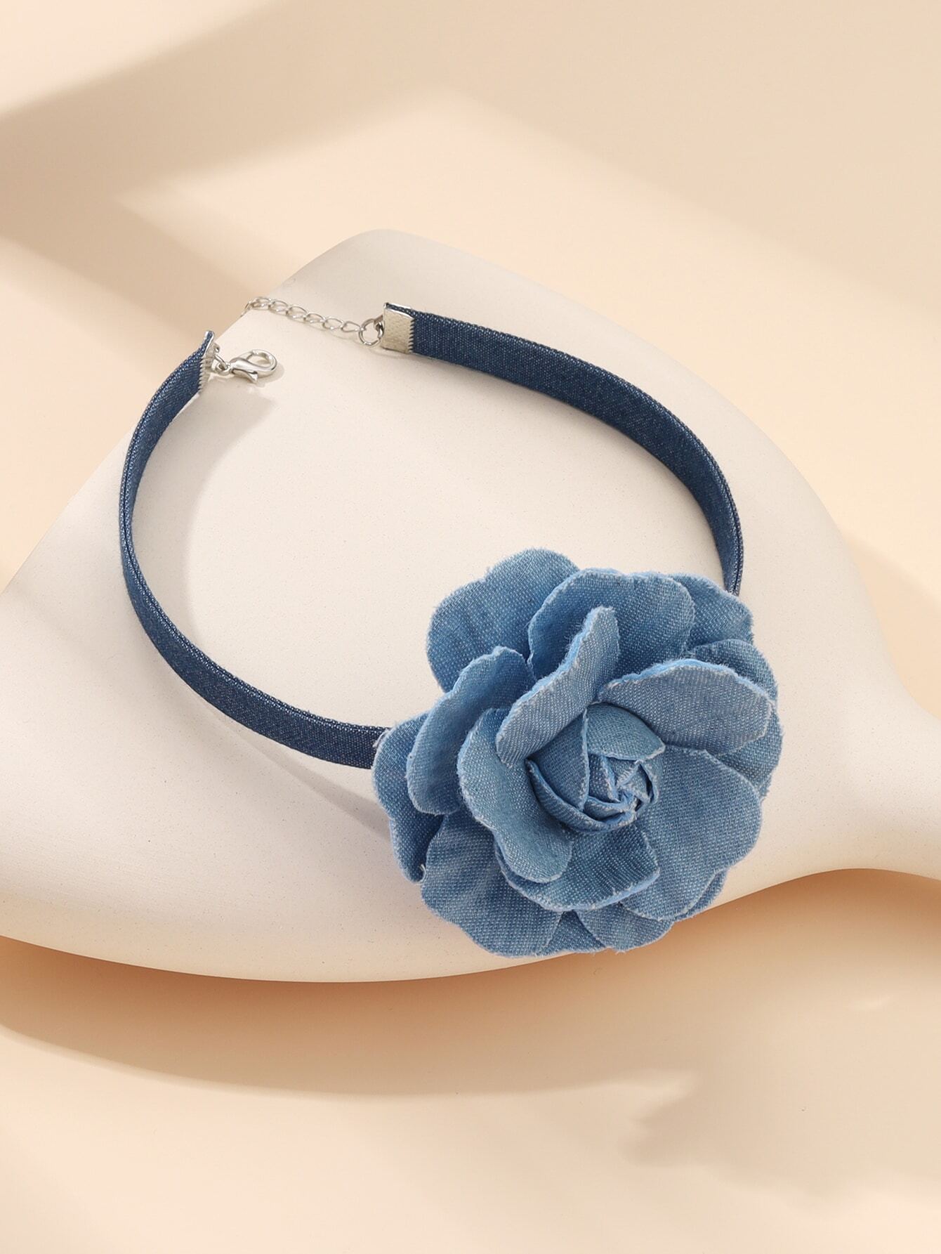 SHEIN Vintage Western Style Minimalist Woven Flower Choker Necklace