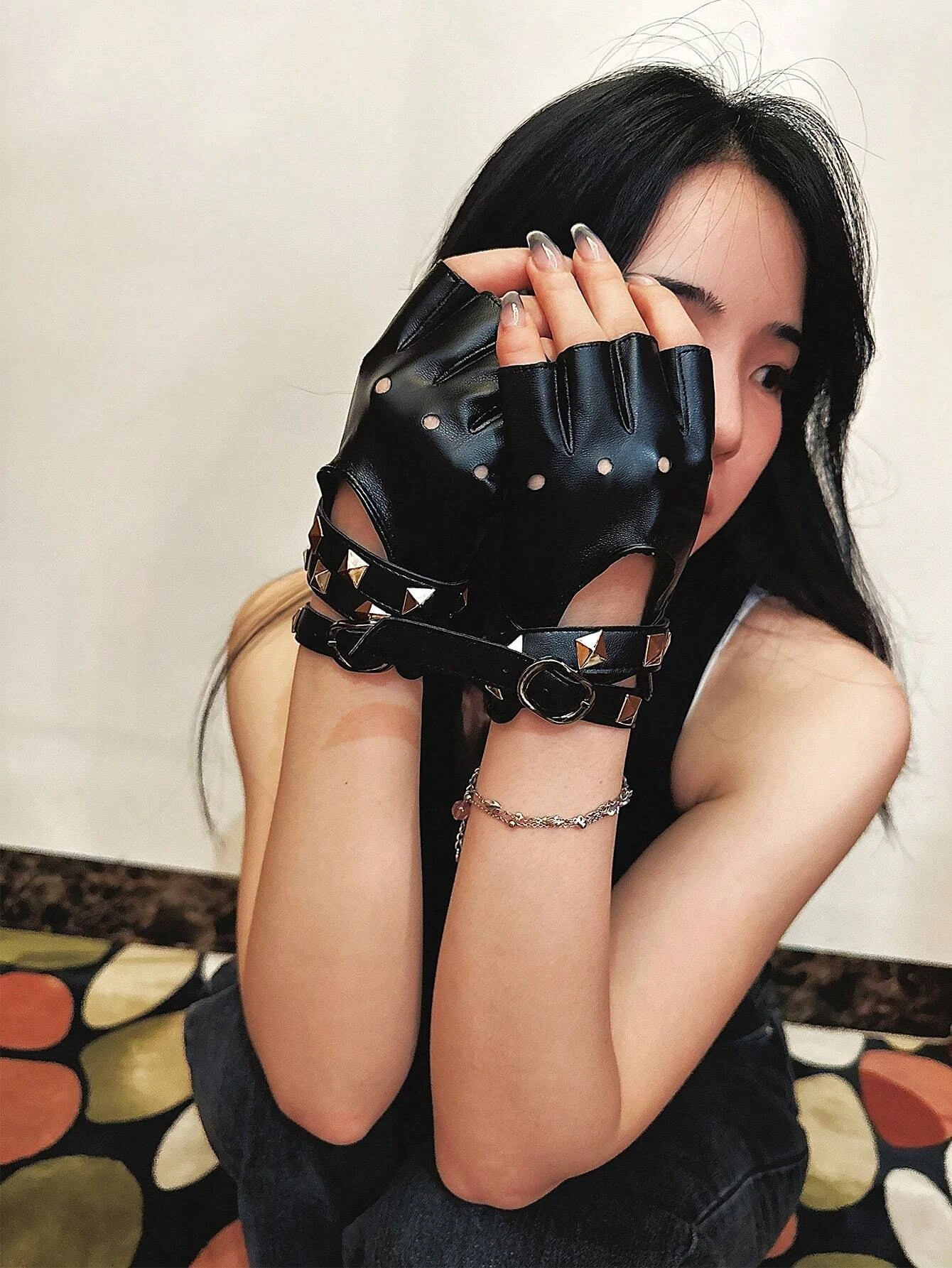 SHEIN 1pair Punk Rock Studded Open Finger Leather Gloves, Fashion Accessories For Music Festival And Party - Image 2