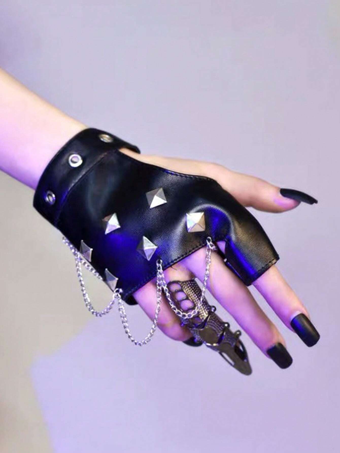 SHEIN 1pair Women Personality Lolita Gothic Retro Chain Fingerless Black Gloves, Motorcycle Rock Rivet Arm Sleeves For Parties - Image 4