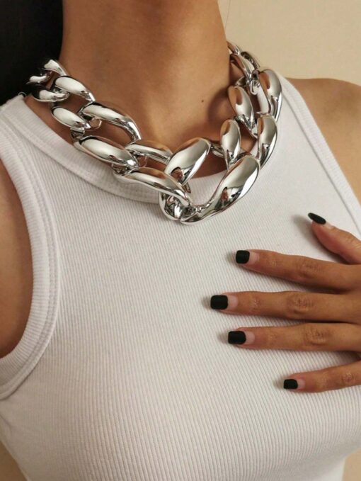 SHEIN 1pc European And American Style Fashionable Exaggerated Big Metal Buckle Single Layer Necklace
