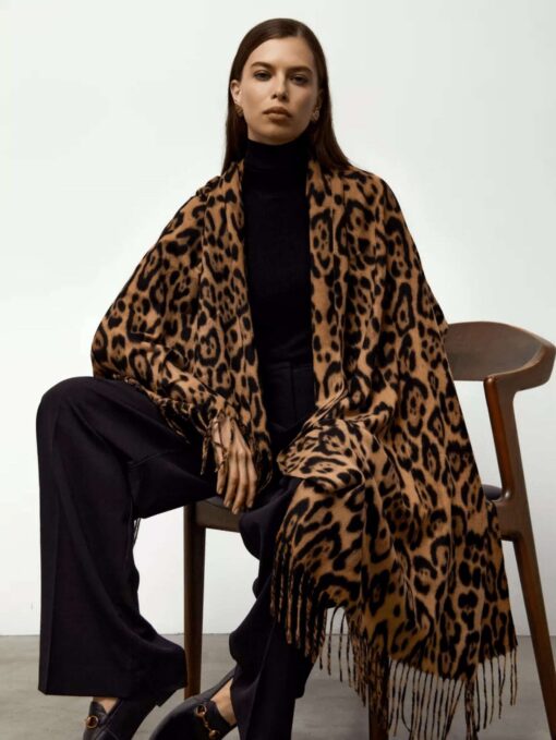 SHEIN 1pc Women's European And American Style Printed Faux Cashmere Scarf, Autumn And Winter, Warm, Color-Block Leopard Print