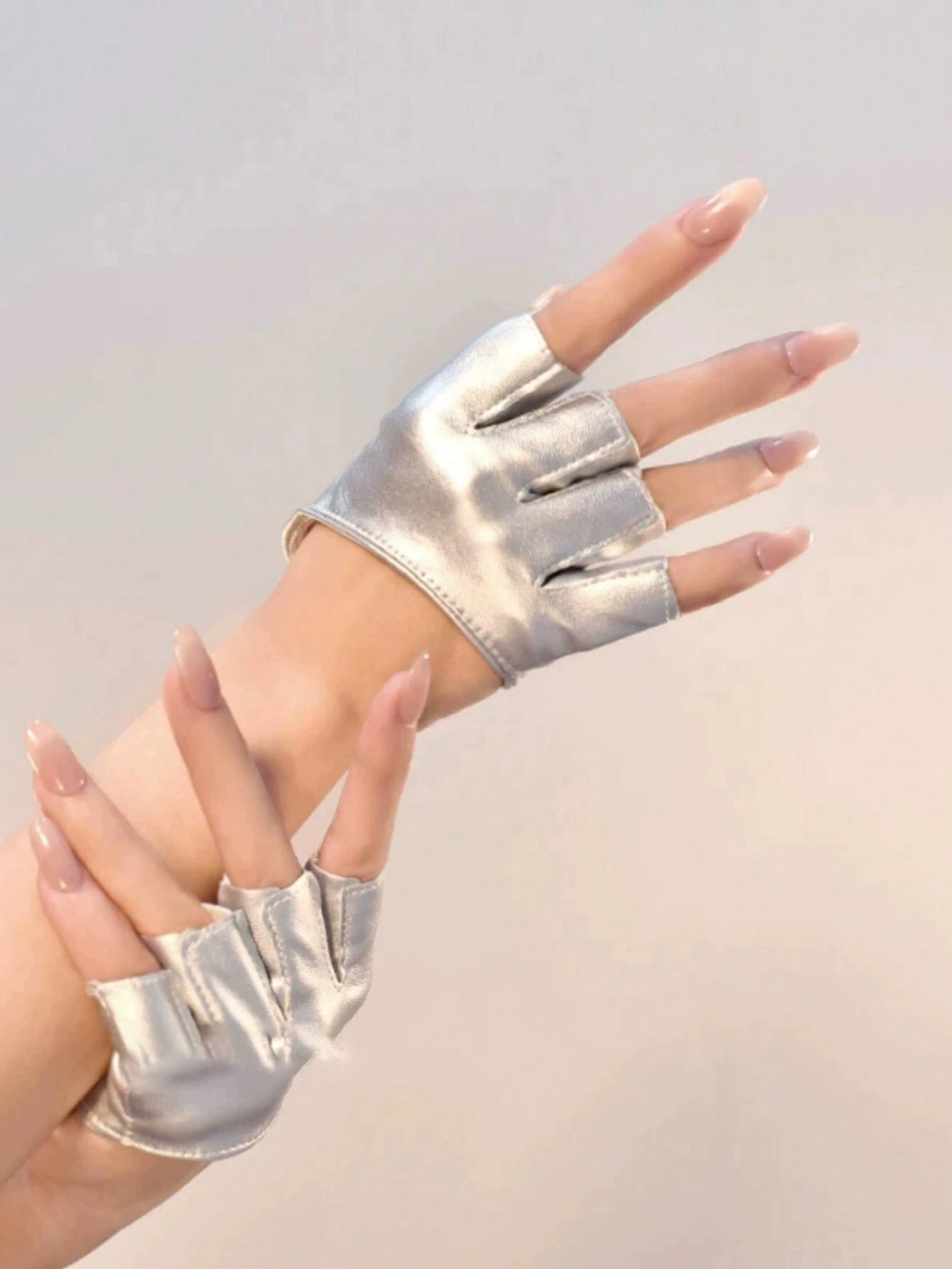 SHEIN One Pair Of PU Leather Open Cutout Fingerless Gloves - Image 3