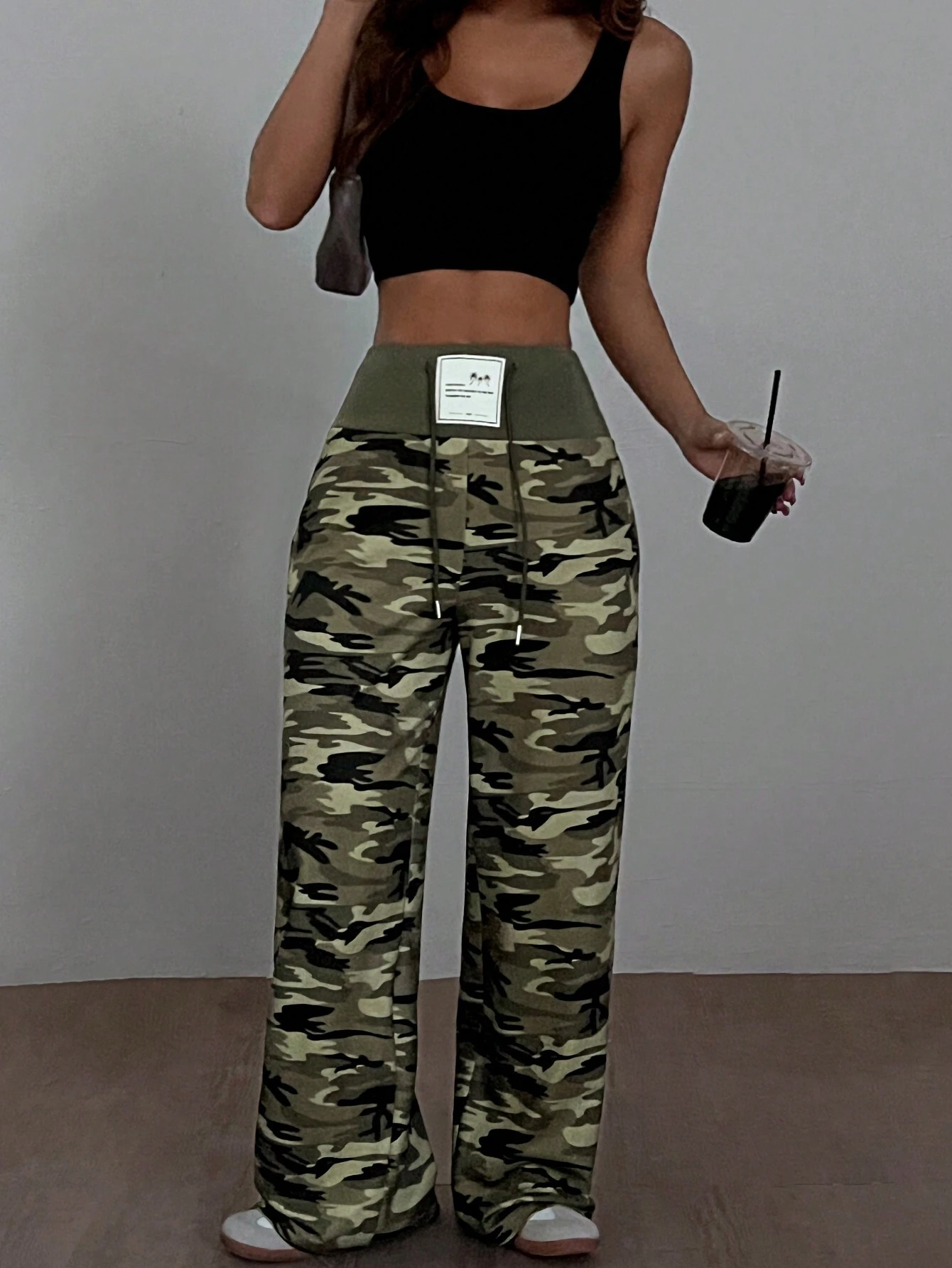 SHEIN EZwear Summer Sports & Leisure Wide-Waisted Green Camo Loose Straight-Leg Pants - Image 4