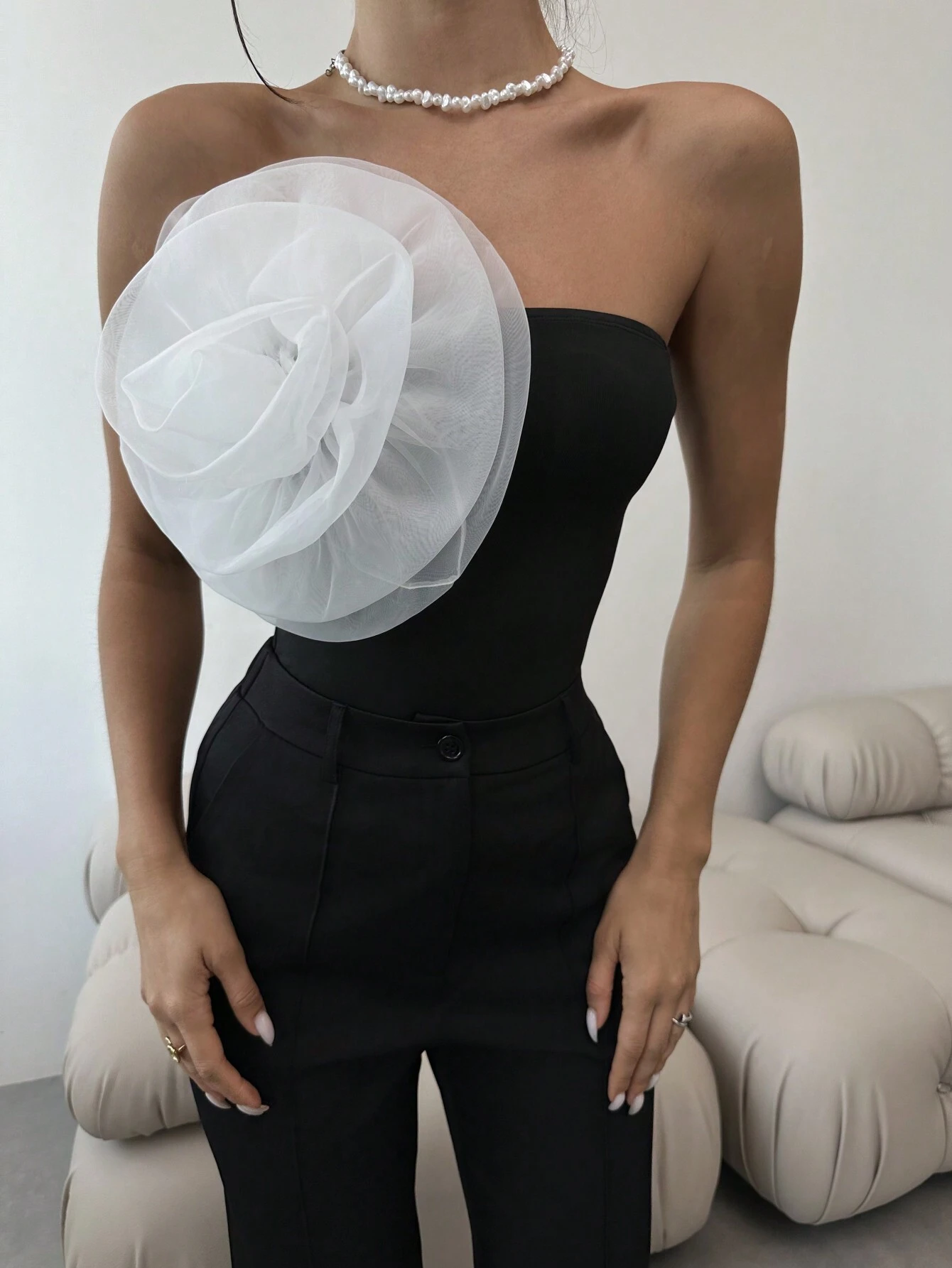 SHEIN Privé Elegant Floral Decor Bandeau Bodysuit For Party, Holiday, Romantic Date - Image 2