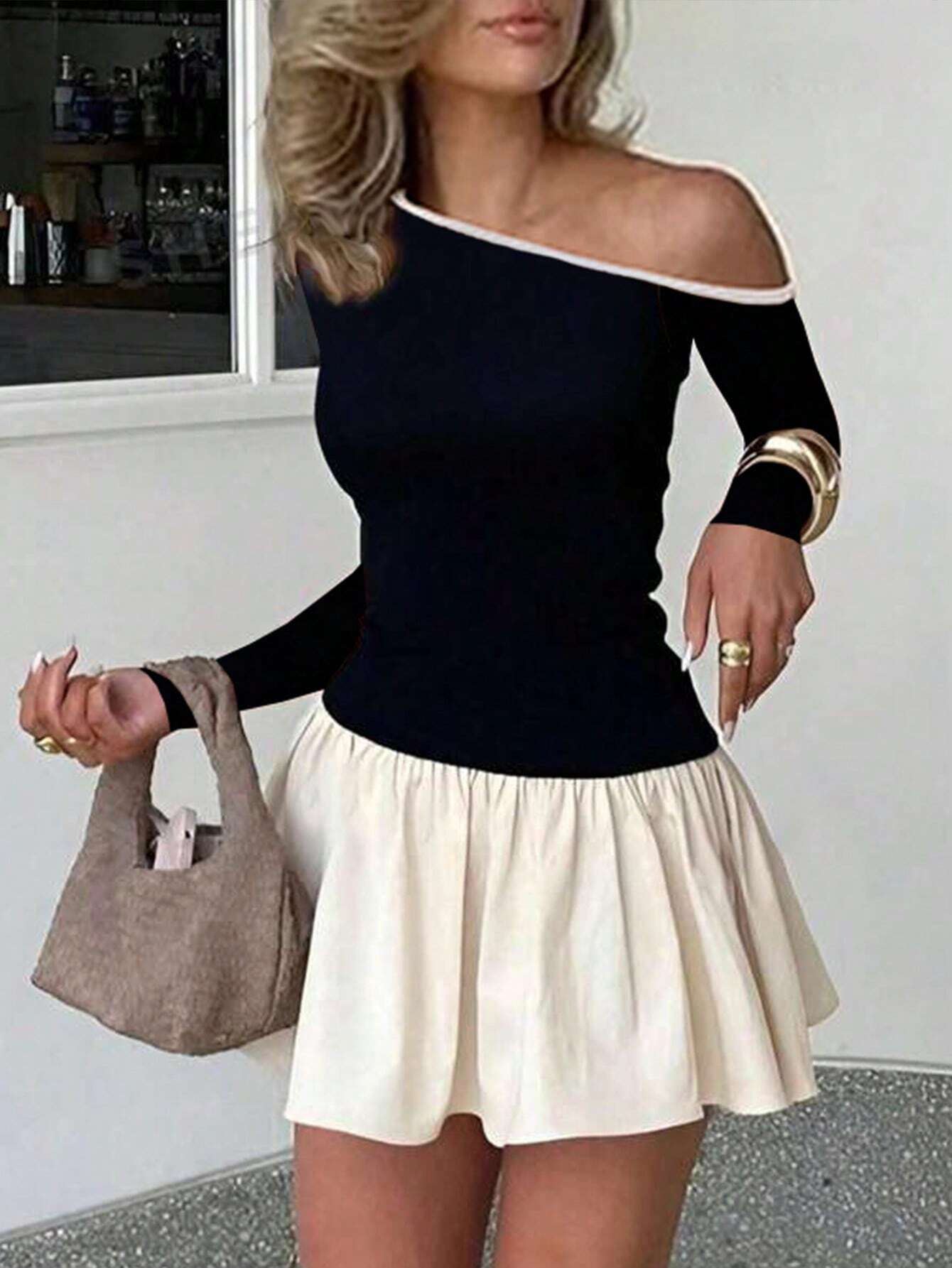 SHEIN Privé Women's Two-Tone Open Shoulder Form-Fitting Long Sleeve T-Shirt