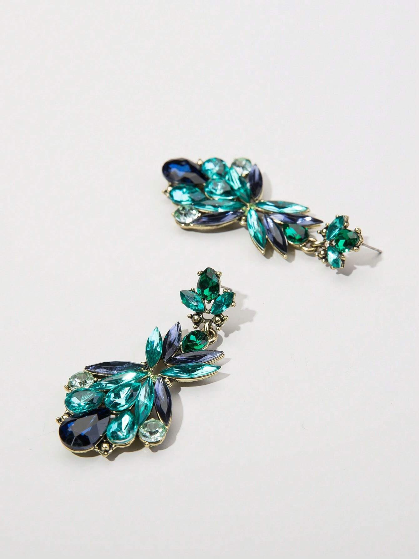 SHEIN 1pair Vintage Alloy & Green Crystal Gemstone Inlaid Earrings For Women Suitable For Formal Events - Image 2