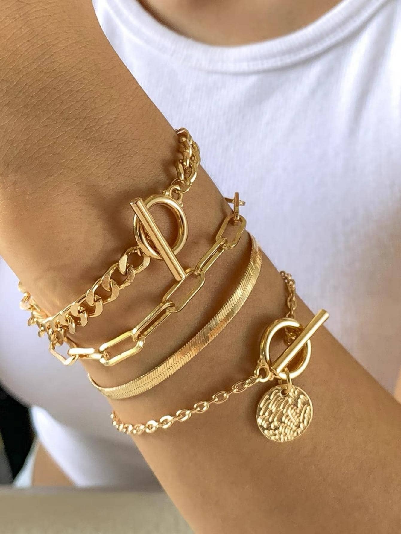 SHEIN 4pcs Minimalist Disc Charm OT Buckle Chain Bracelet Set For Women For Daily Jewelry Accessories