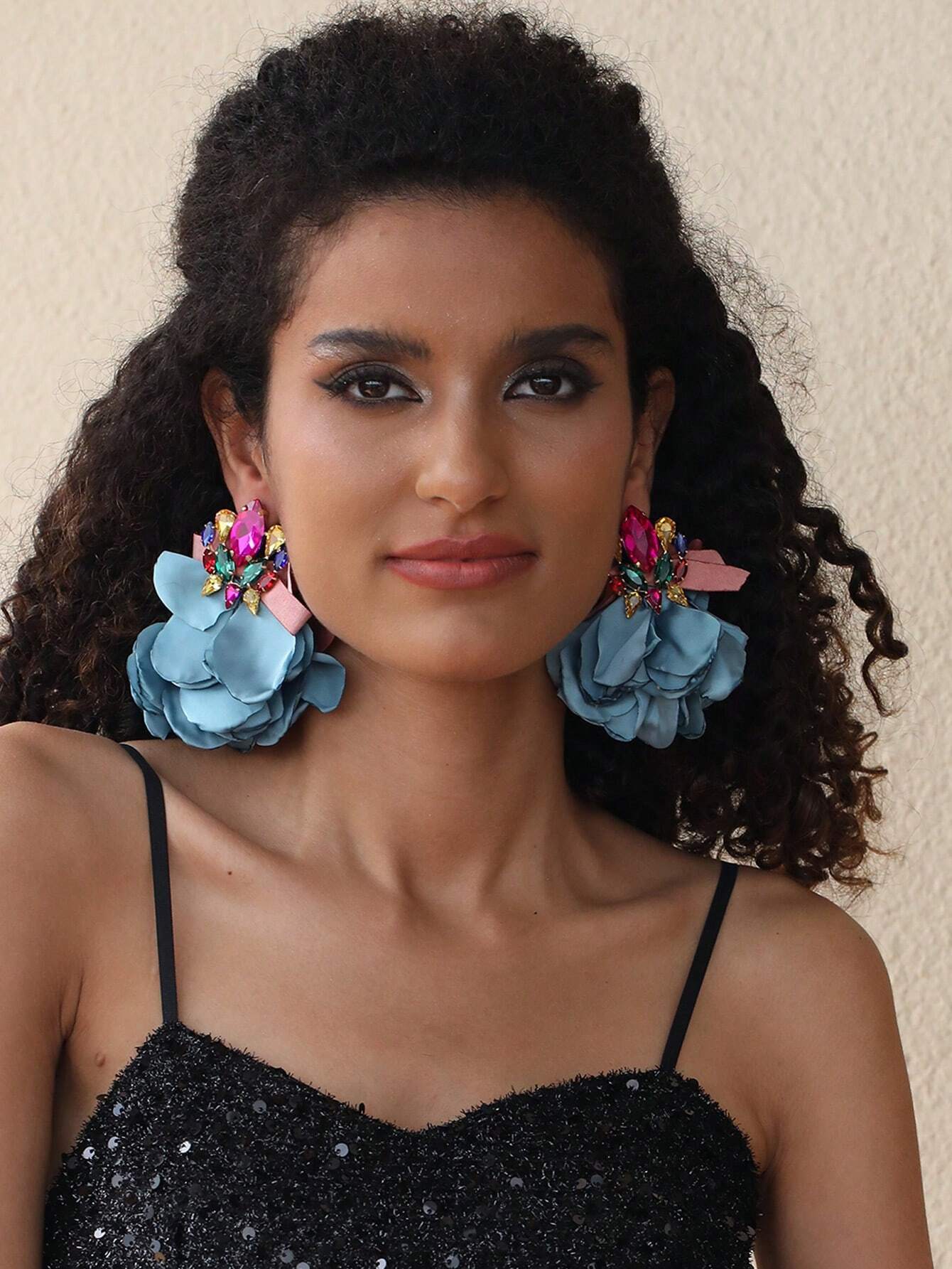 SHEIN 1 Pair Of Evening Rhinestone Flower Earrings Suitable For Ladies