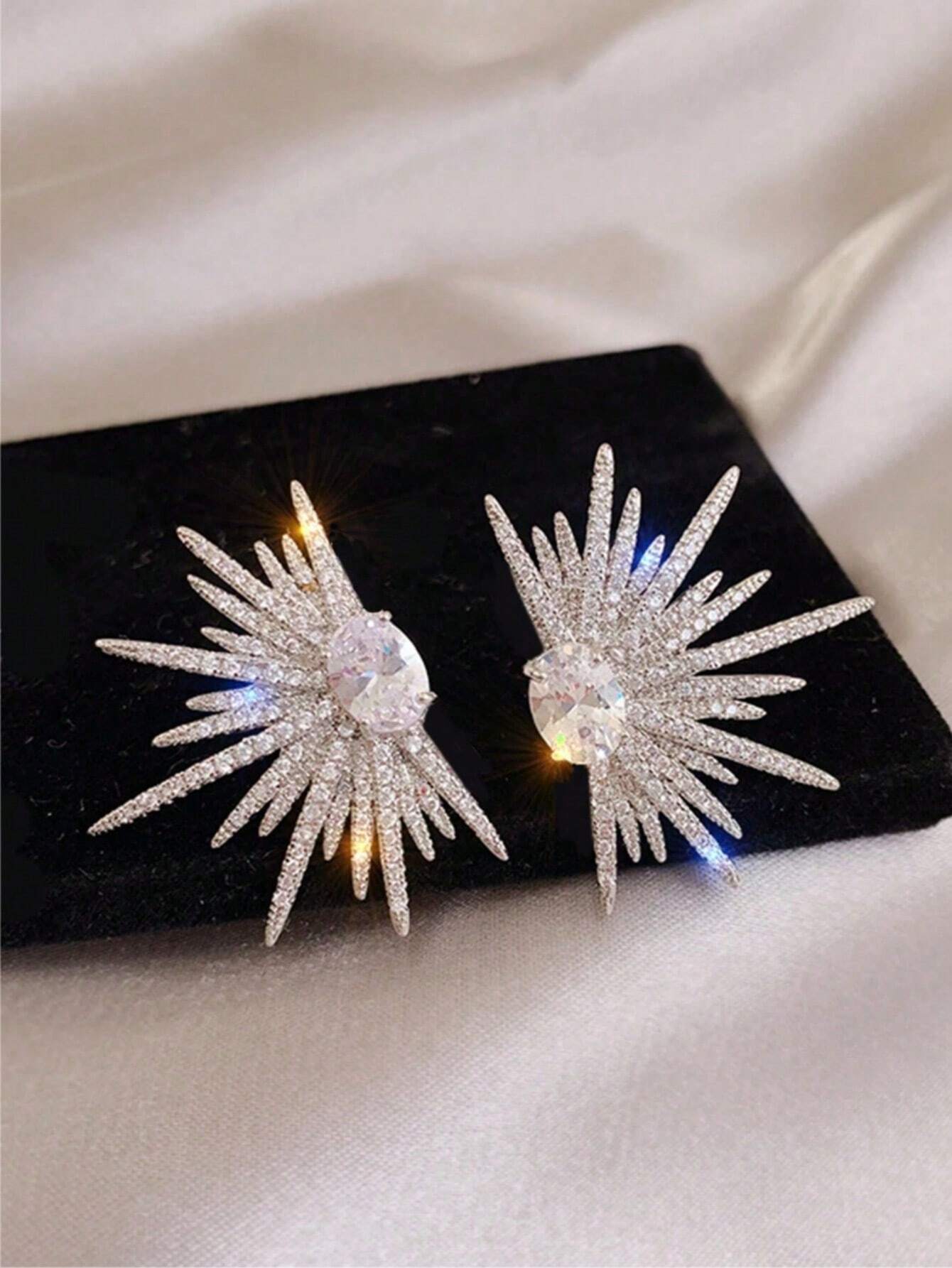 SHEIN 1pair Sparkling Wing - Shaped Earrings Full Of Rhinestone For Women, Elegant And Unique Bridal Wedding Earrings