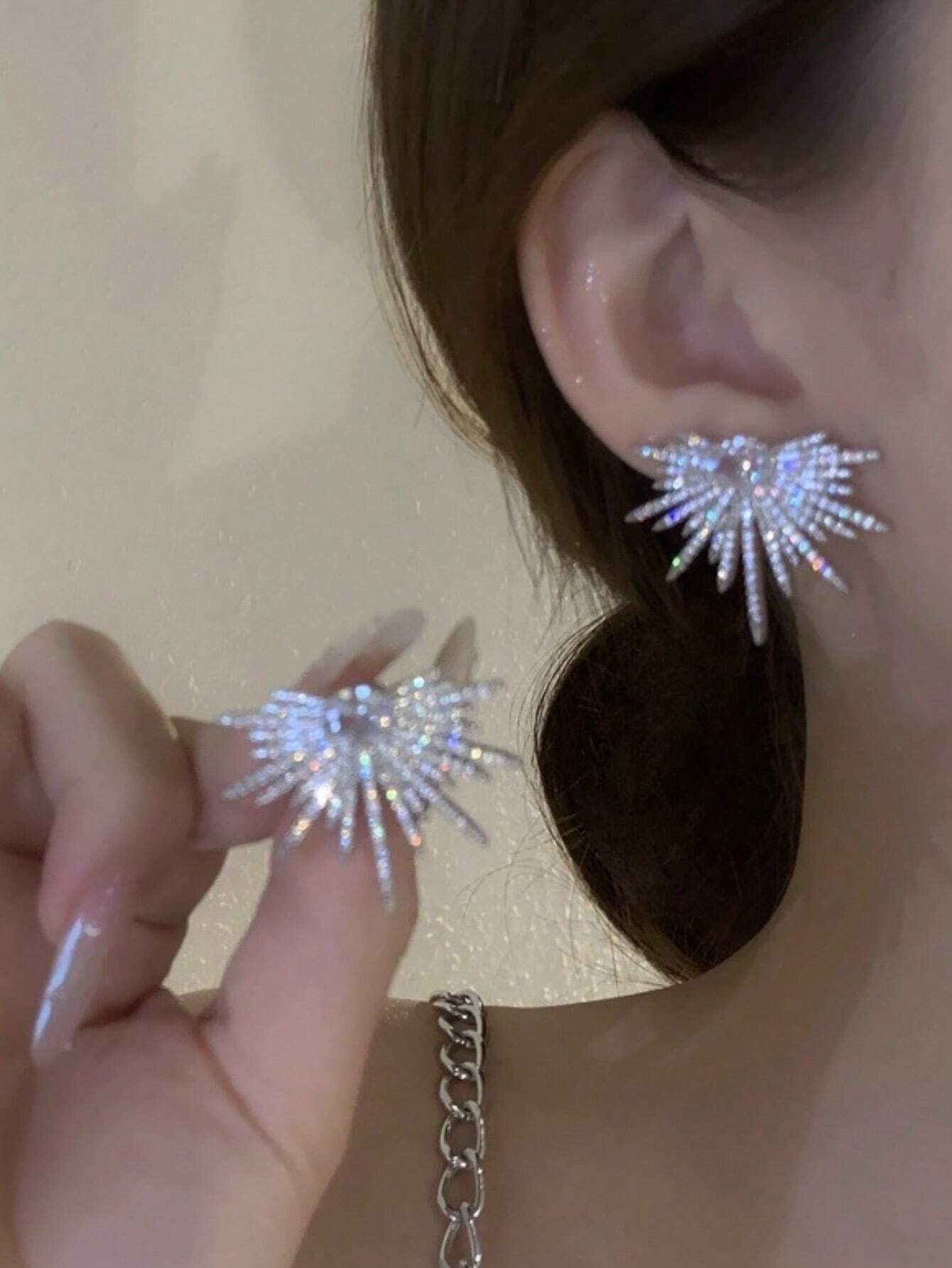 SHEIN 1pair Sparkling Wing - Shaped Earrings Full Of Rhinestone For Women, Elegant And Unique Bridal Wedding Earrings - Image 2