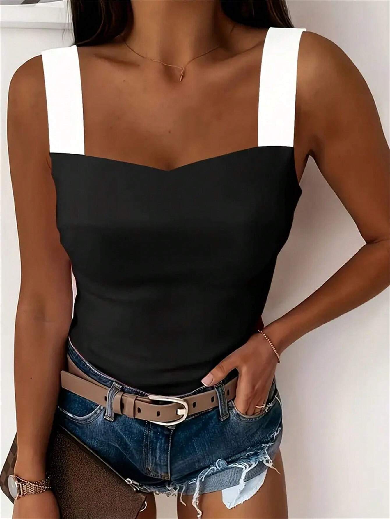 SHEIN Clasi Women's Summer Contrast Color Fitted Camisole - Image 3