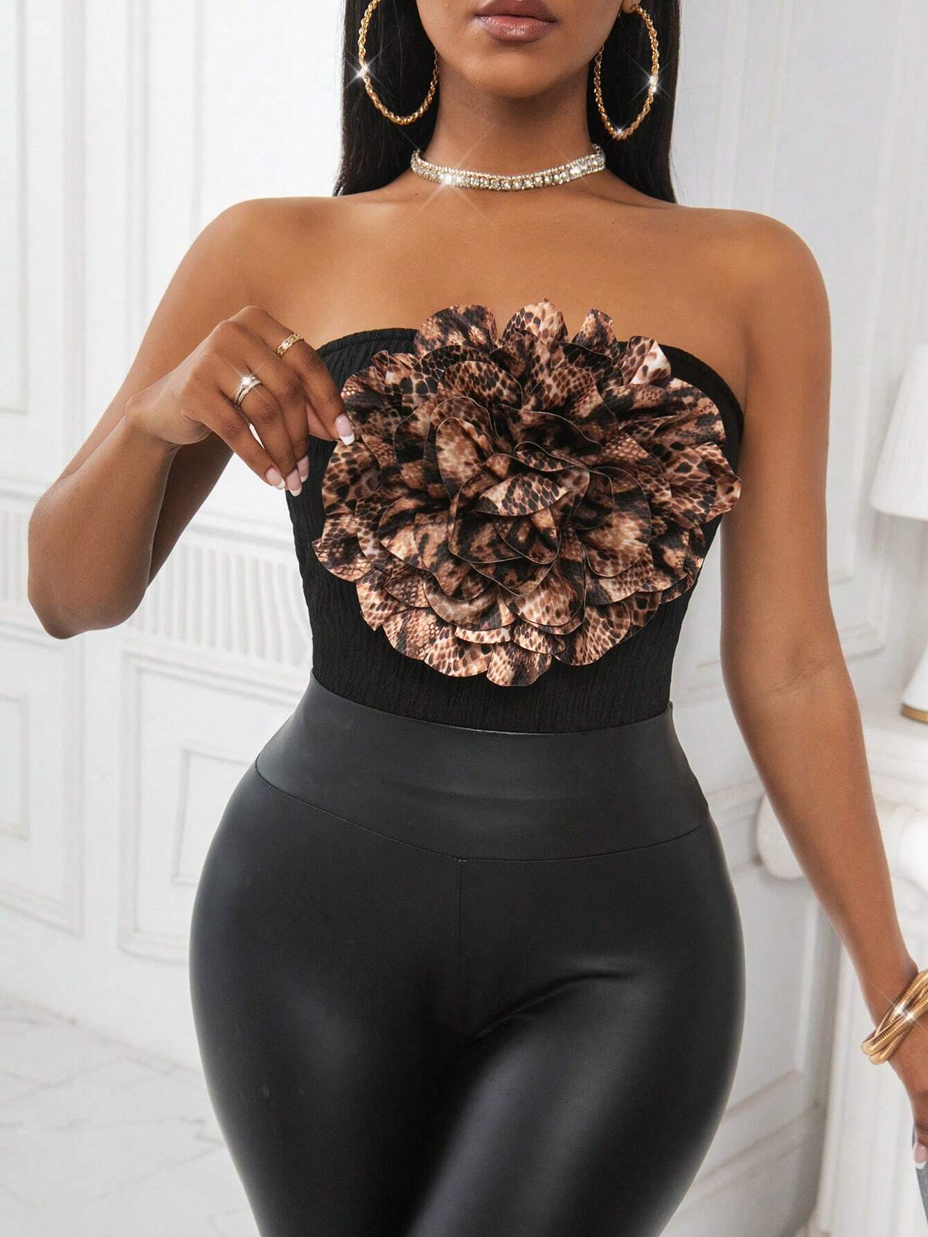 SHEIN Slayr Women Animal Print Floral Decor Bandeau Crop Top - Image 3