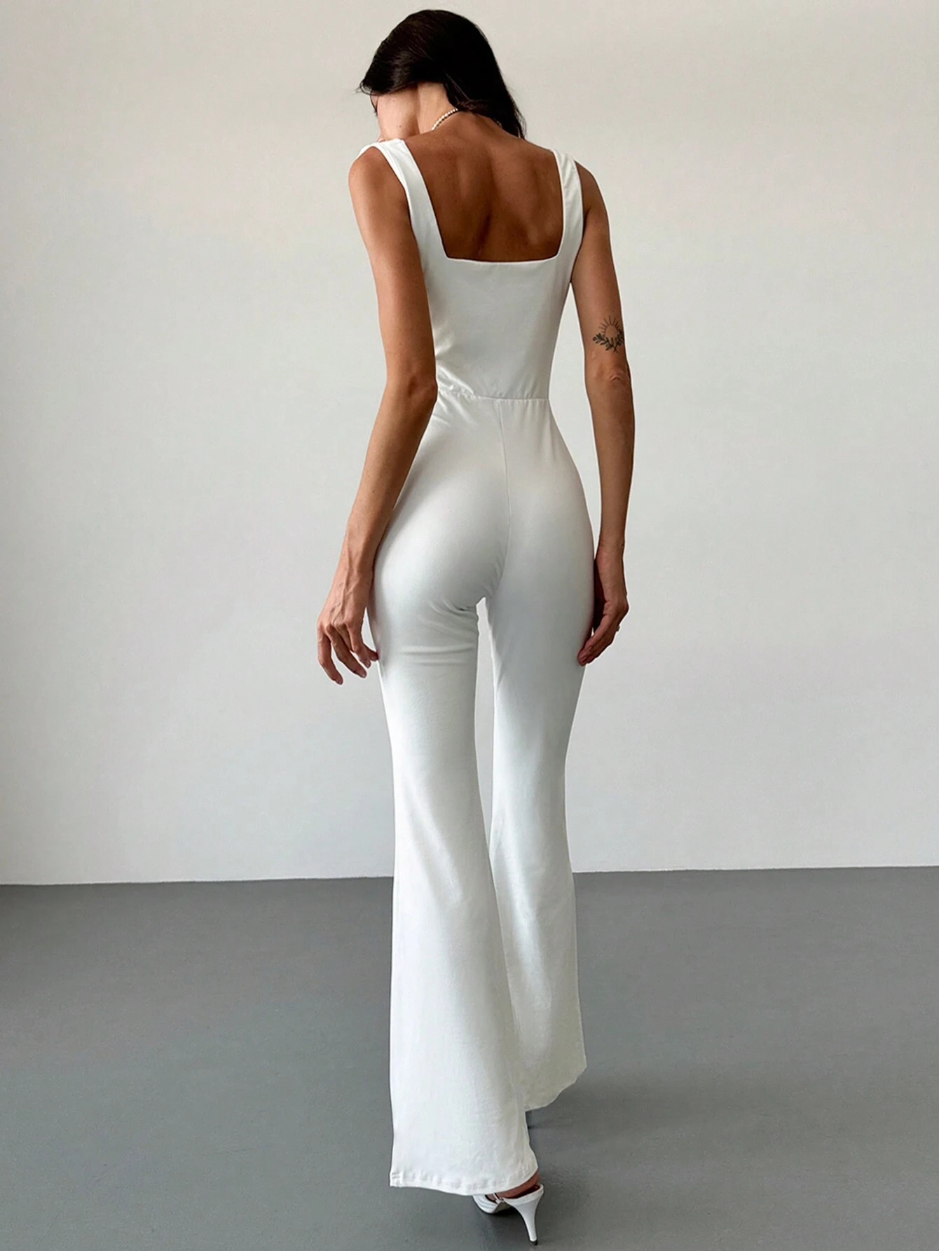 SHEIN Aloruh White Jumpsuit For Women With 3D Flower, Tight-Fitting And Floor-Length - Image 3