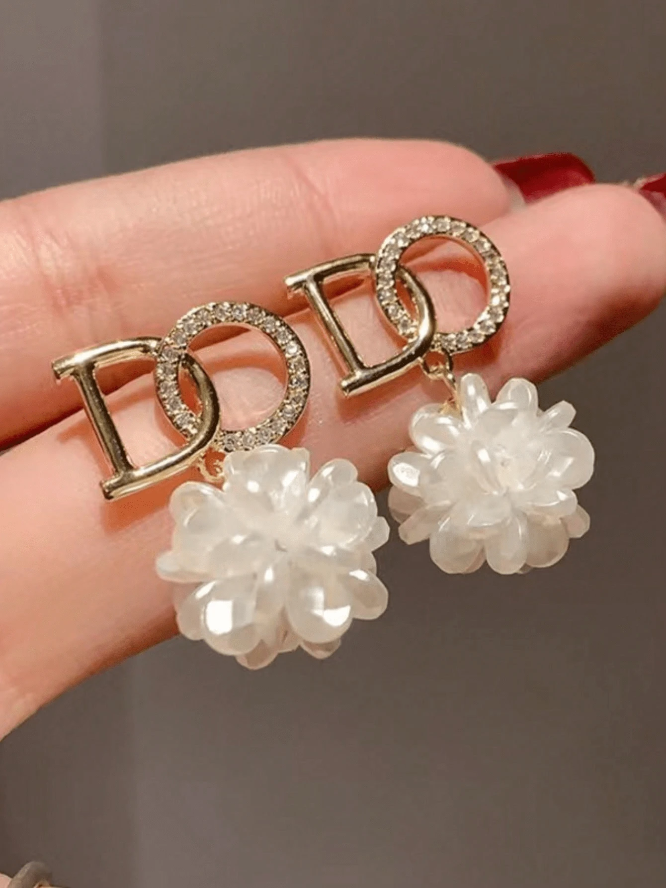 SHEIN 1 Pair Letter & Flower Earrings, High-End Snowflake Dangle Earrings For Women - Image 3