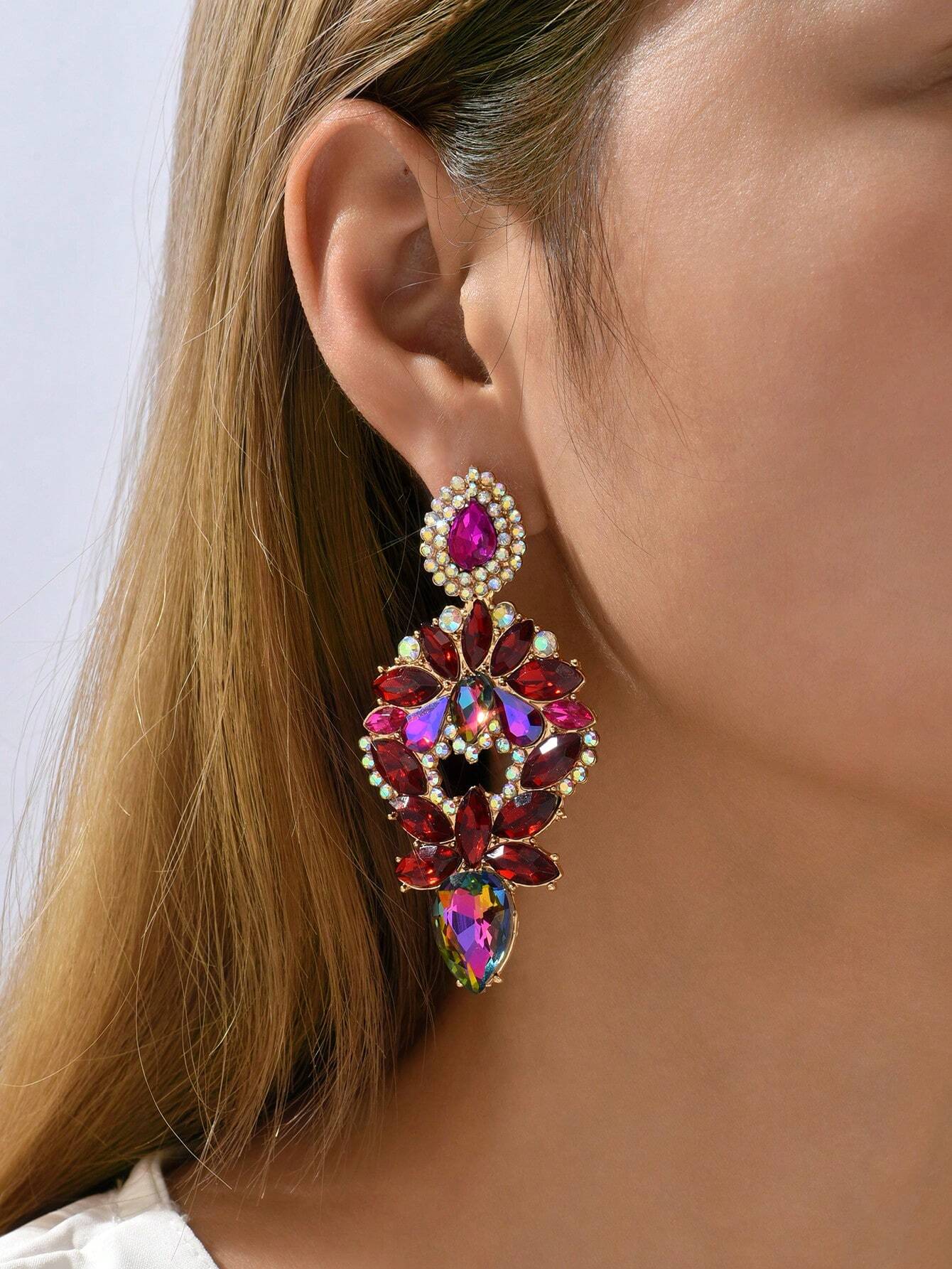 SHEIN 1 Pair Retro Geometric Hollow Glass Crystal Rhinestone Earrings