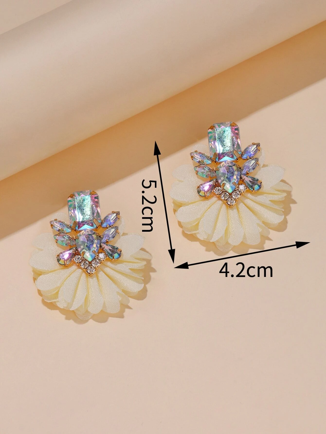 SHEIN Flower & Rhinestone Decor Earrings Valentines - Image 4