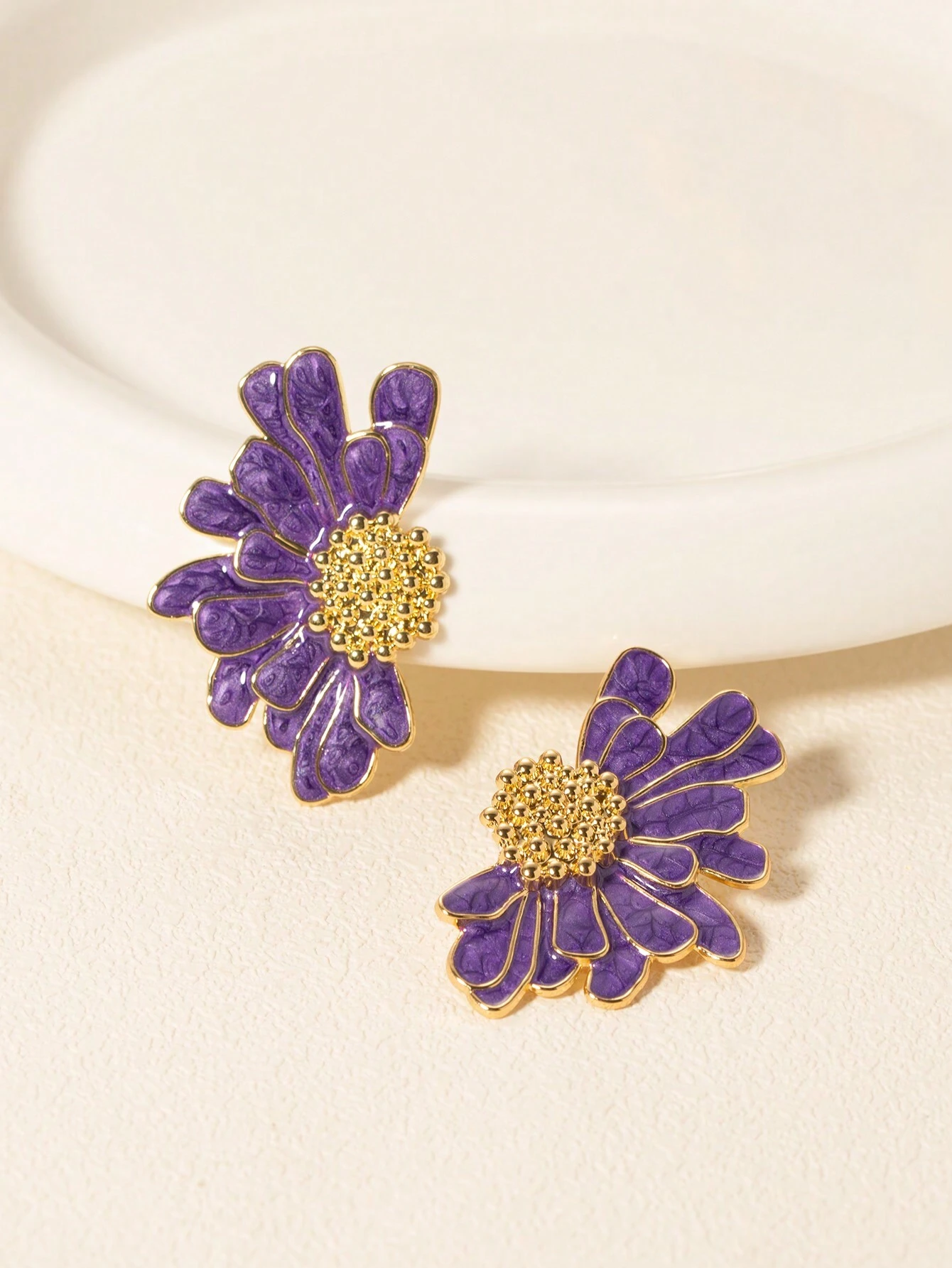 SHEIN Retro Enamel Metal Petal Floral Drop Earrings For Daily Wear - Image 3