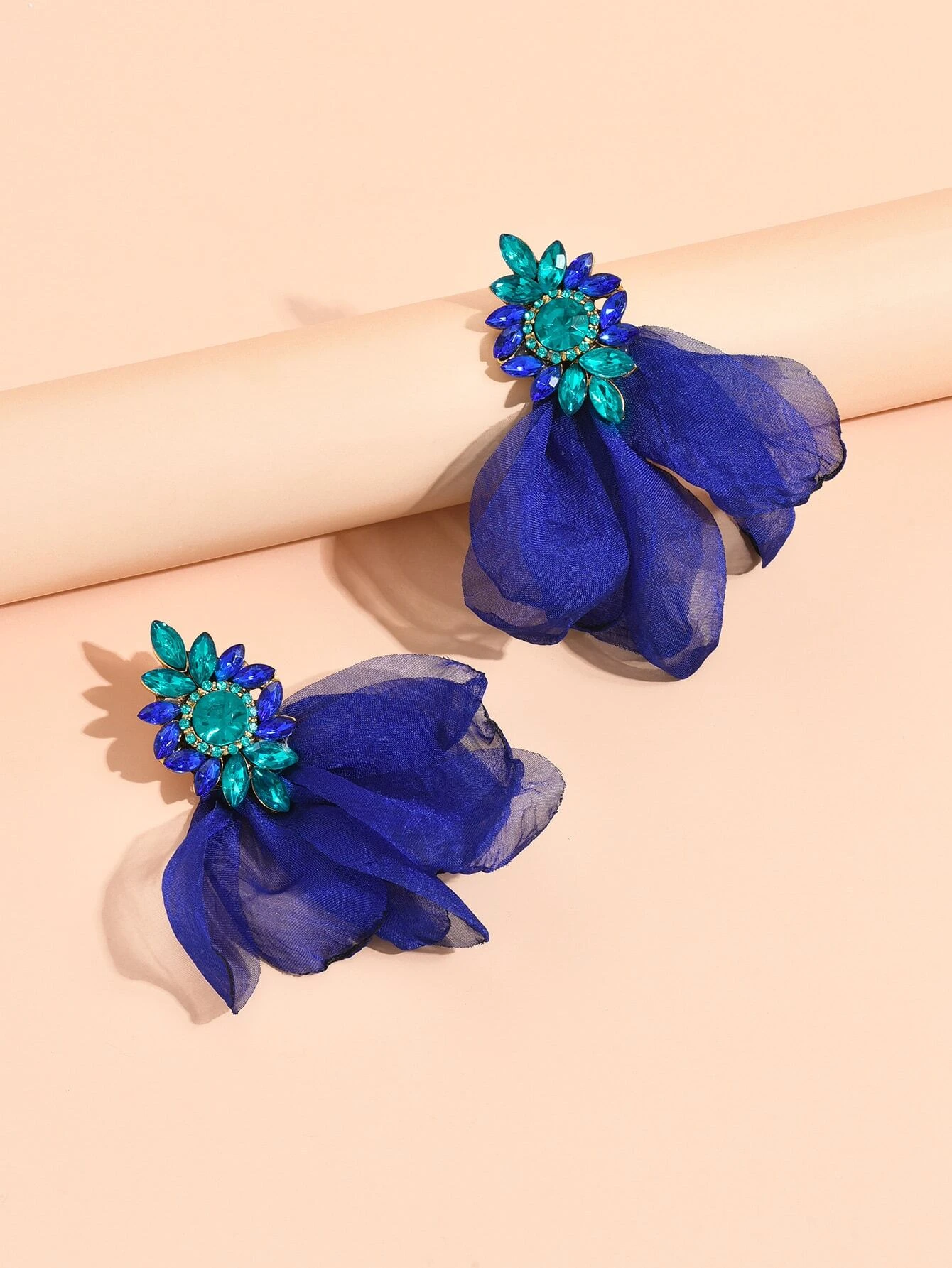 SHEIN Rhinestone & Flower Decor Drop Earrings Valentines - Image 3