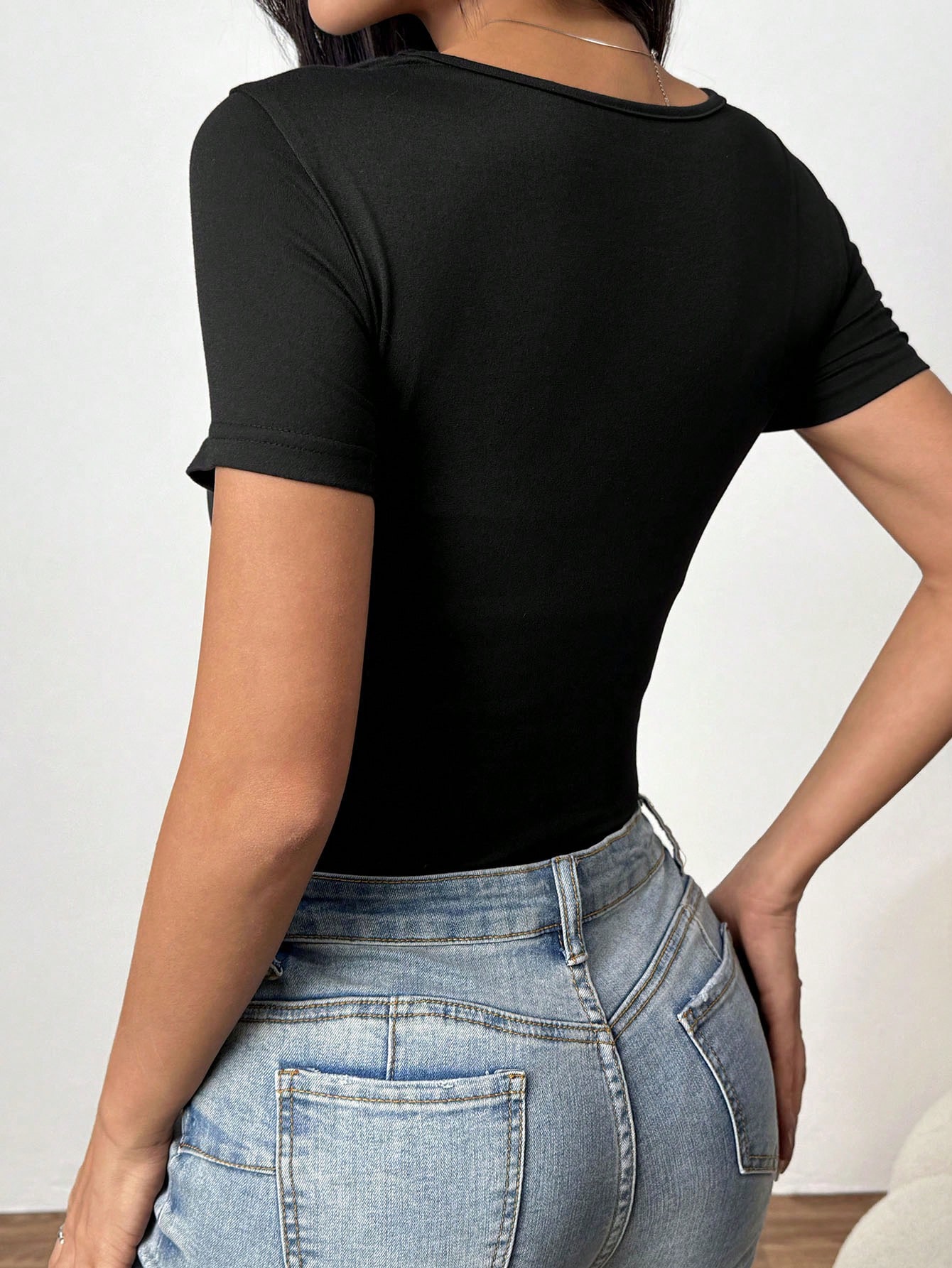 SHEIN Raffinéa 1pc French Stylish Unique Patchwork 3D Floral Black Hollow-Out Short Sleeve Women Bodysuit - Image 3