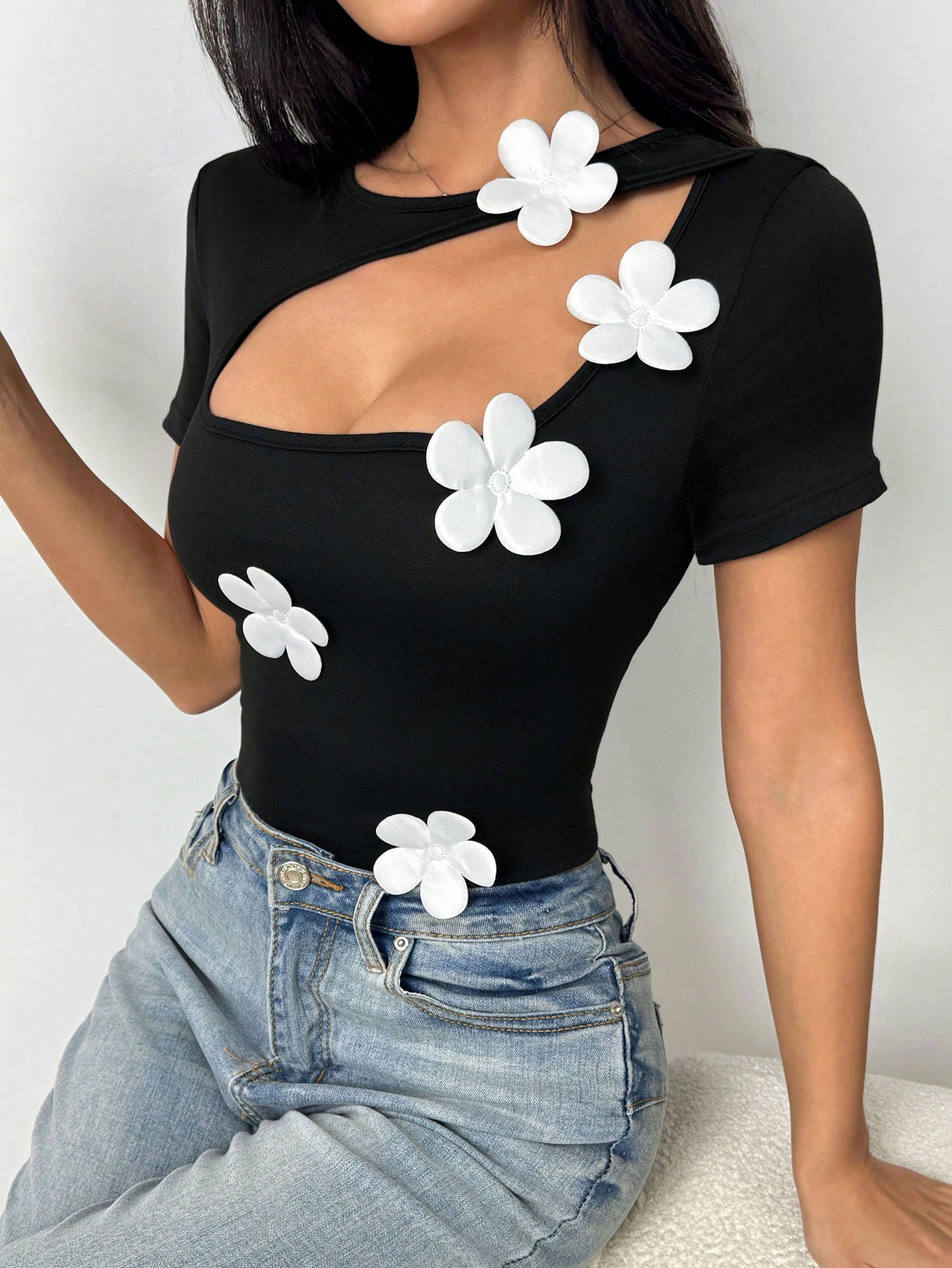 SHEIN Raffinéa 1pc French Stylish Unique Patchwork 3D Floral Black Hollow-Out Short Sleeve Women Bodysuit - Image 2
