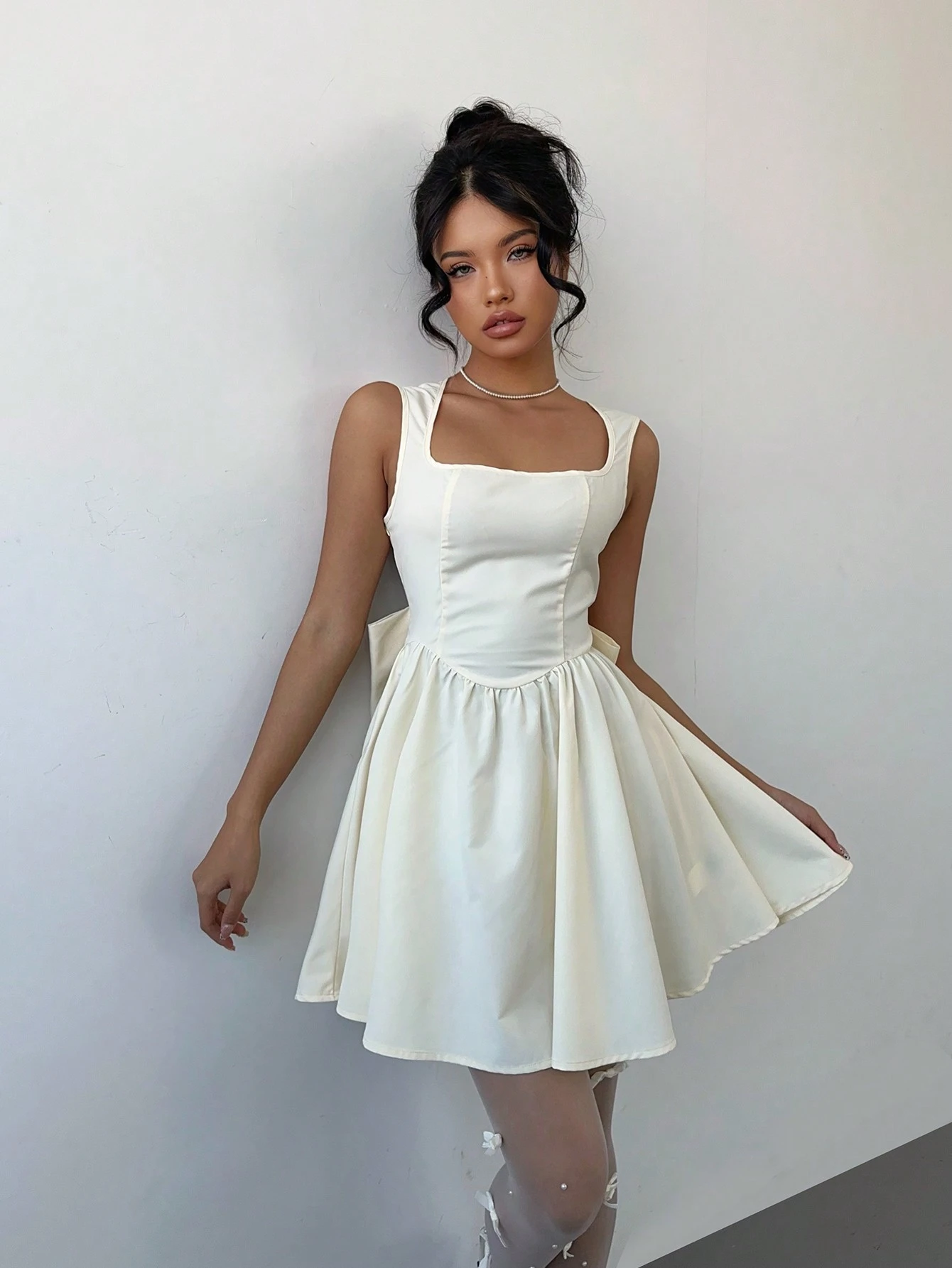 SHEIN Aloruh New Valentine's Day/Chinese New Year Outfit, V-Neck Sleeveless Sweet Exaggerated Bow Dress